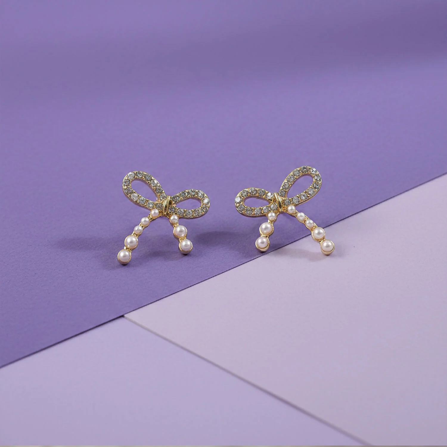 Chic Pearl Wreath Bow Earrings – Premium Design - Image 3