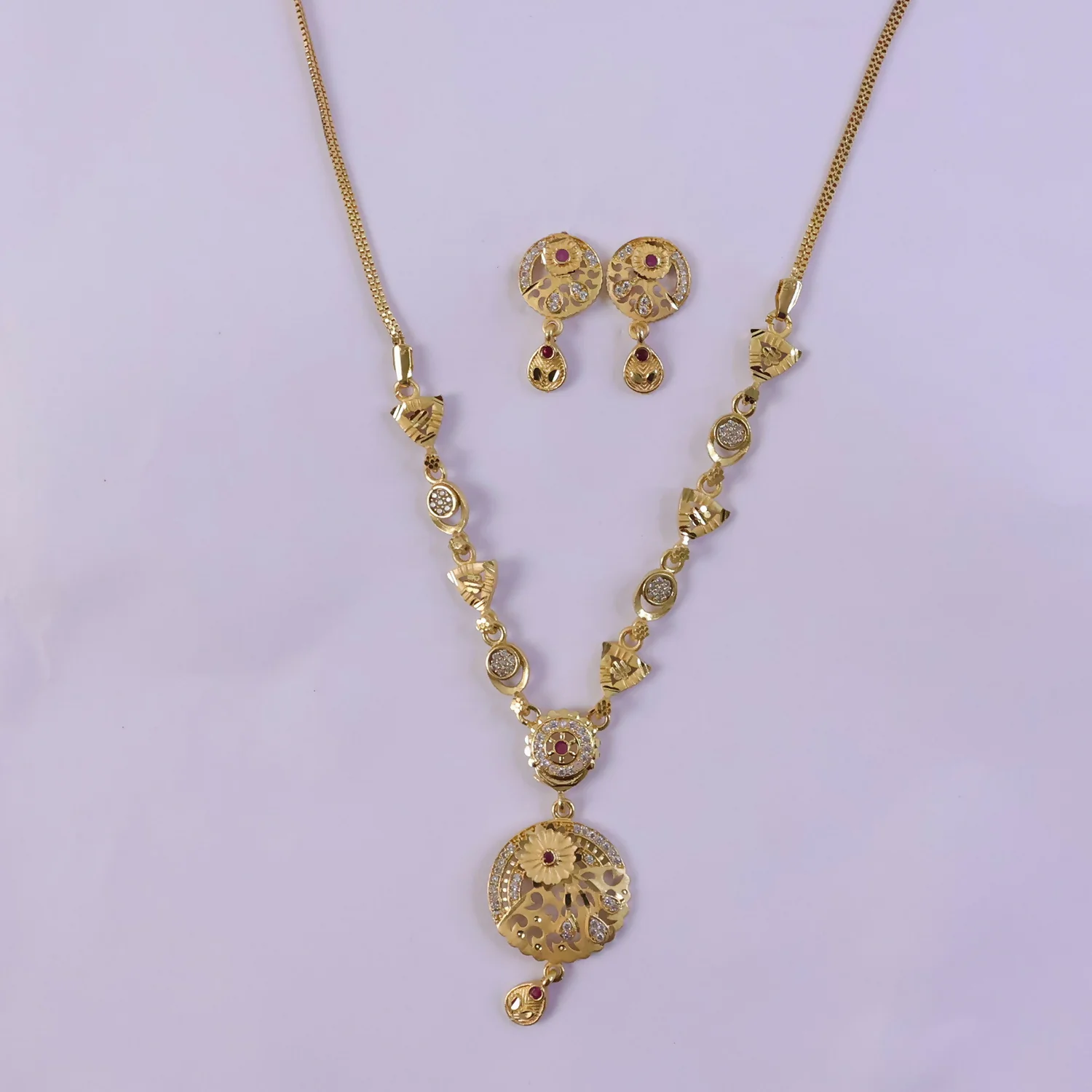 Classic Gold-Tone Floral Engraved Pendant Necklace Set with Designer Stud Earrings - Image 5