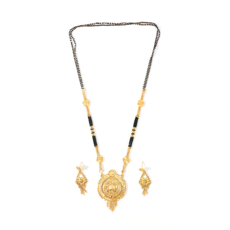 Round Pendant Mangalsutra Set – Elegant Traditional Design with Matching Earrings - Image 4