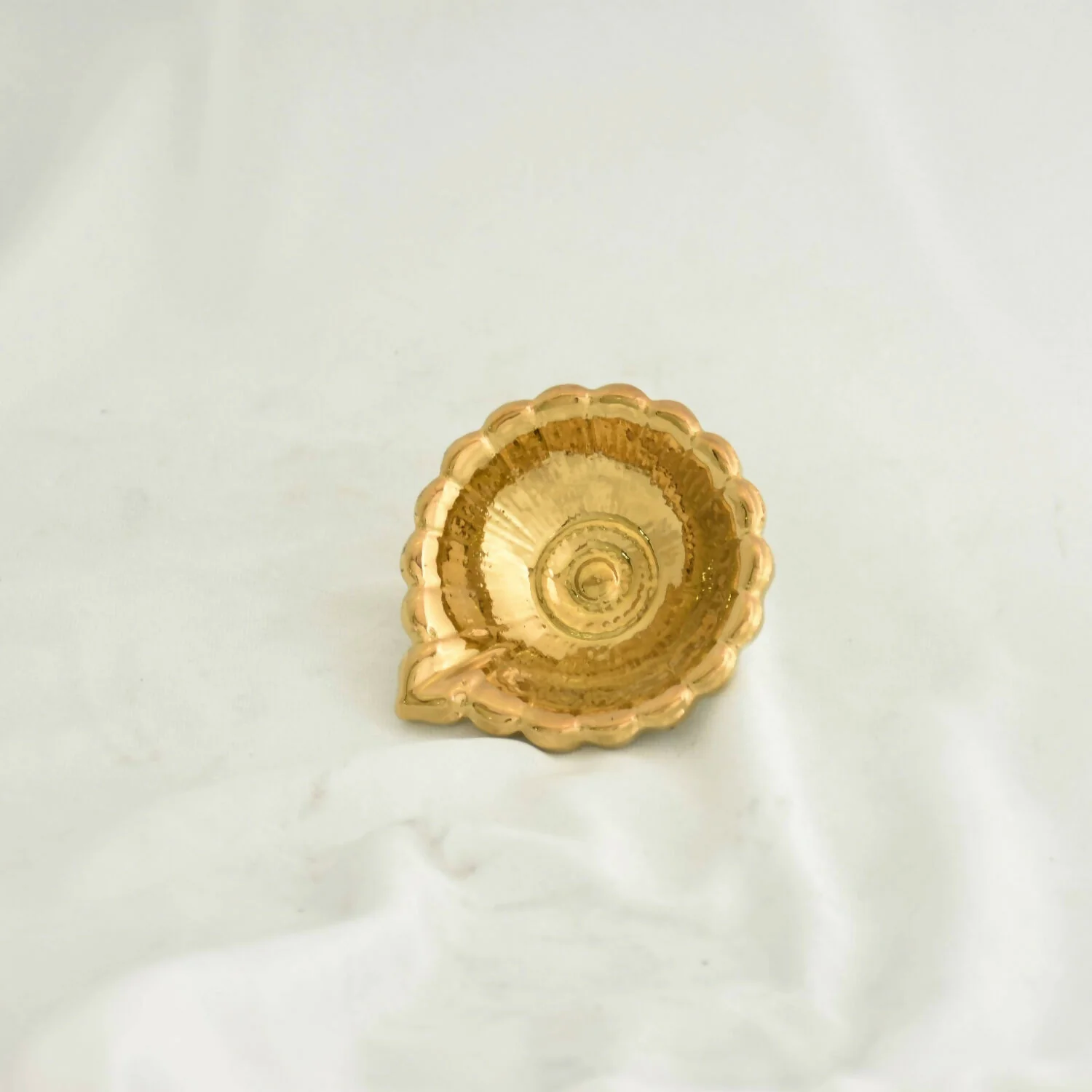Classic Round Petal Design Decorative Ceramic Diya with Gold PVD Plating & Metallic Finish (4 Pc) - Image 3