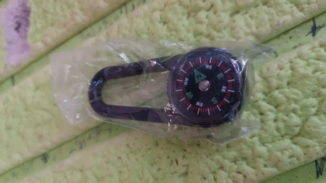 Clip Snap Hook Mini Compass (1 Pc / Mix Design) - Image 8