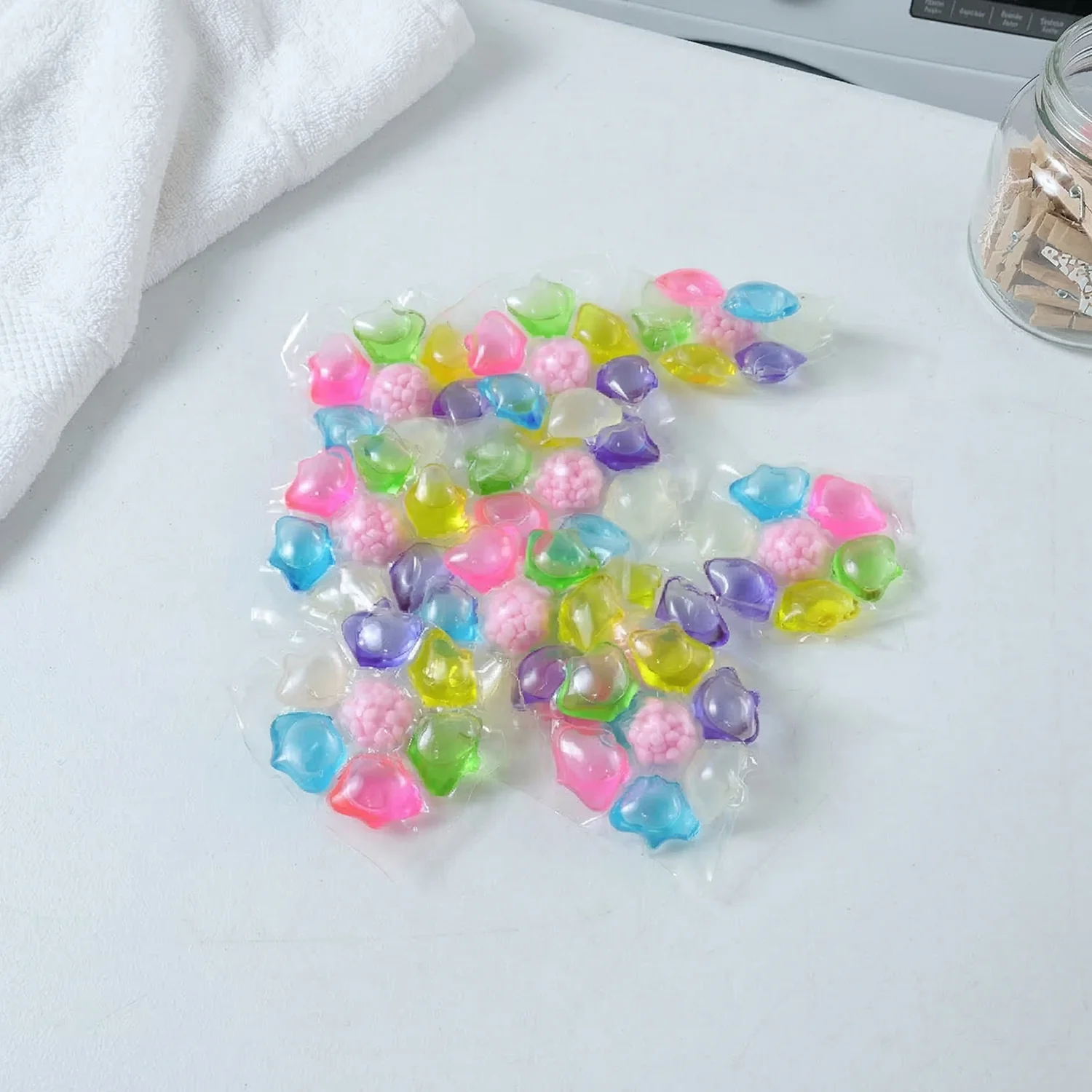 Colorful Laundry Detergent Pods (25 Pc) - Image 7