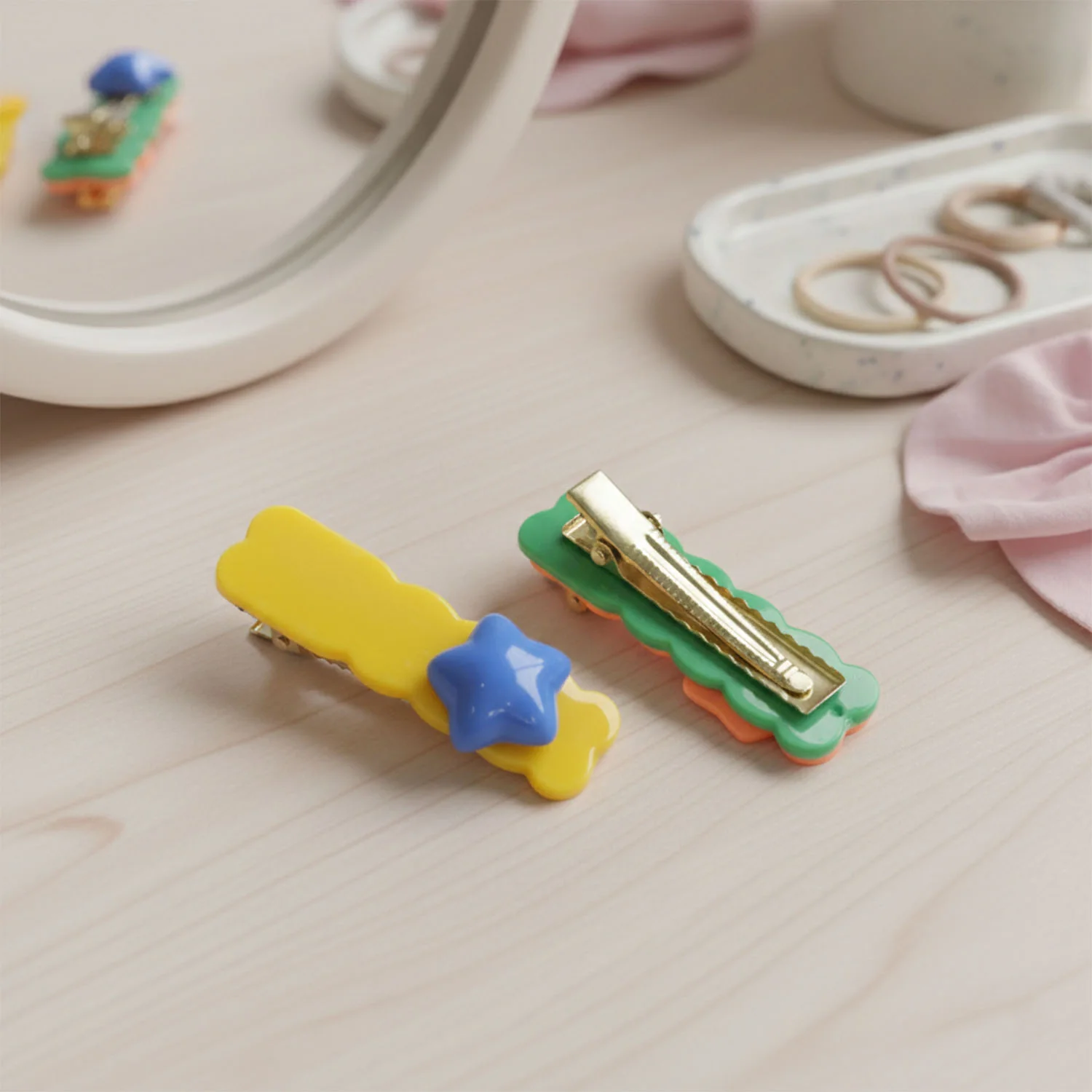 Colorful Star Design Decorative Hair Clip Set (4 Pc) - Image 7