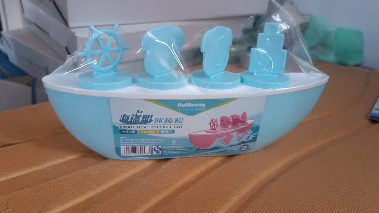 Creative Boat-Shaped Ice Cream Mould with Cute Piggy - Image 8