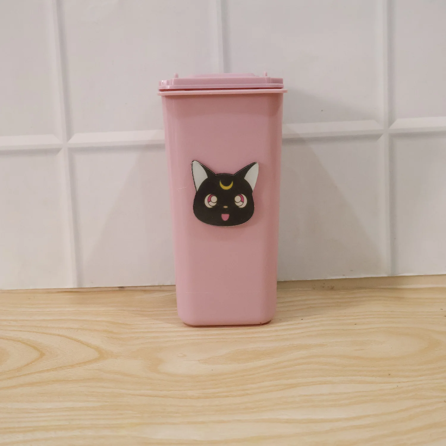 Creative Mini Trash Can Shape Pen Stand with Lid (1 Pc) - Image 9