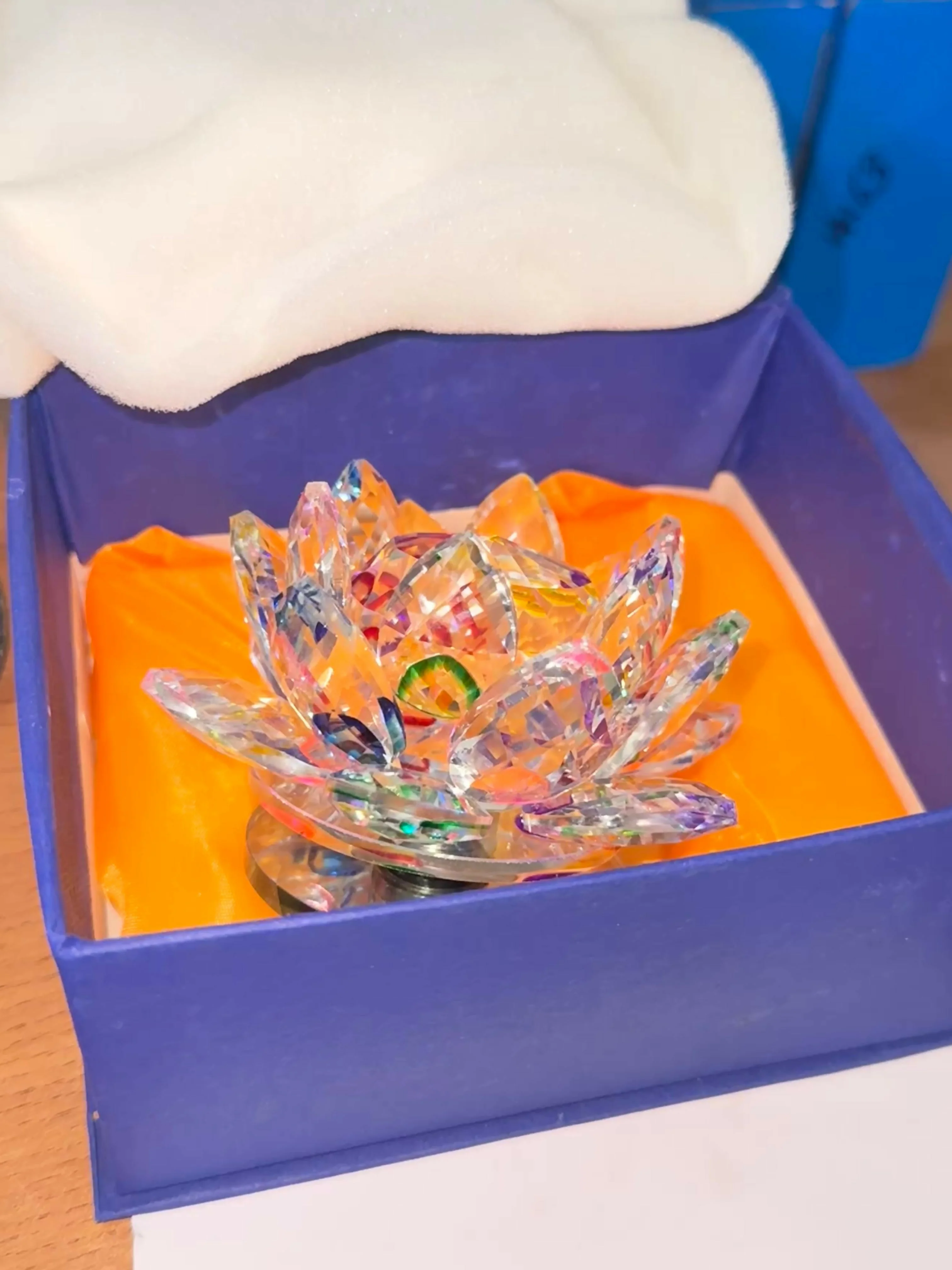 Crystal Lotus Decorative Showpiece with Multicolor Light Reflection - Image 6