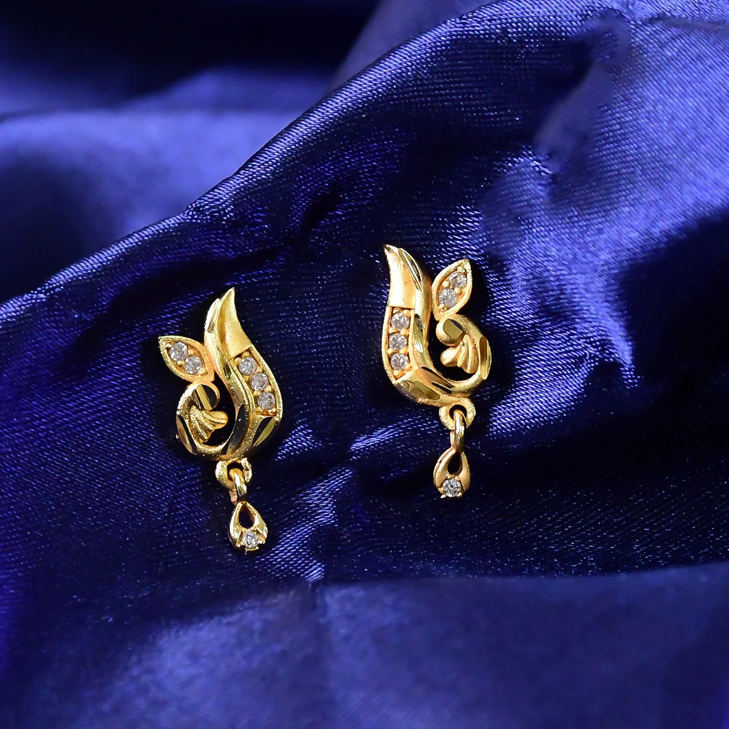 Curved Designer Drop Earrings with Crystal Highlights – Elegant Look - Image 4