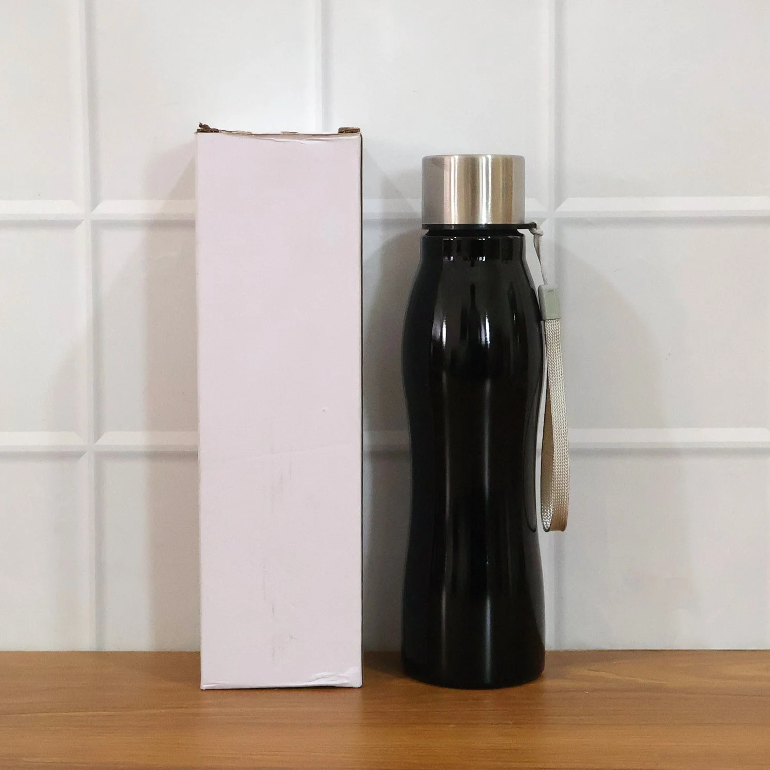 Customize Stainless Steel Water Bottle with Carry Strap 600 ML - Image 8