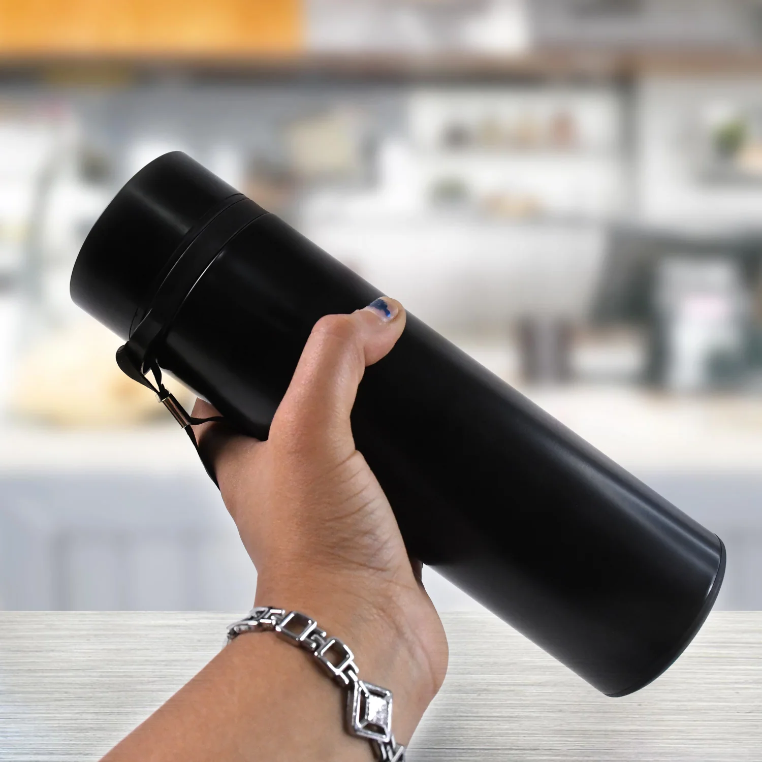 Personalized Stainless Steel Water Bottle with Smart Temperature Display (500ml) - Image 4