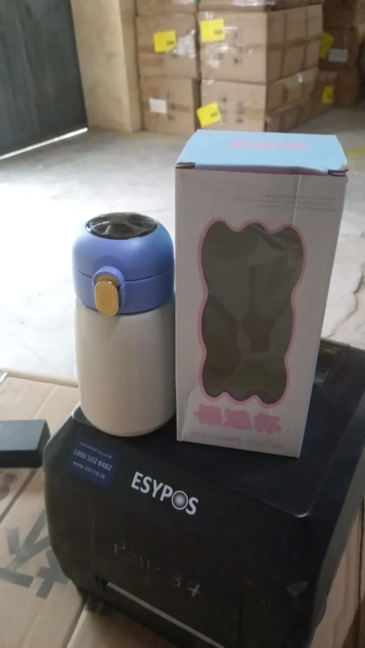 Customize Vacuum Insulated Water Bottle with LED Temperature Display (300 ML Approx) - Image 7