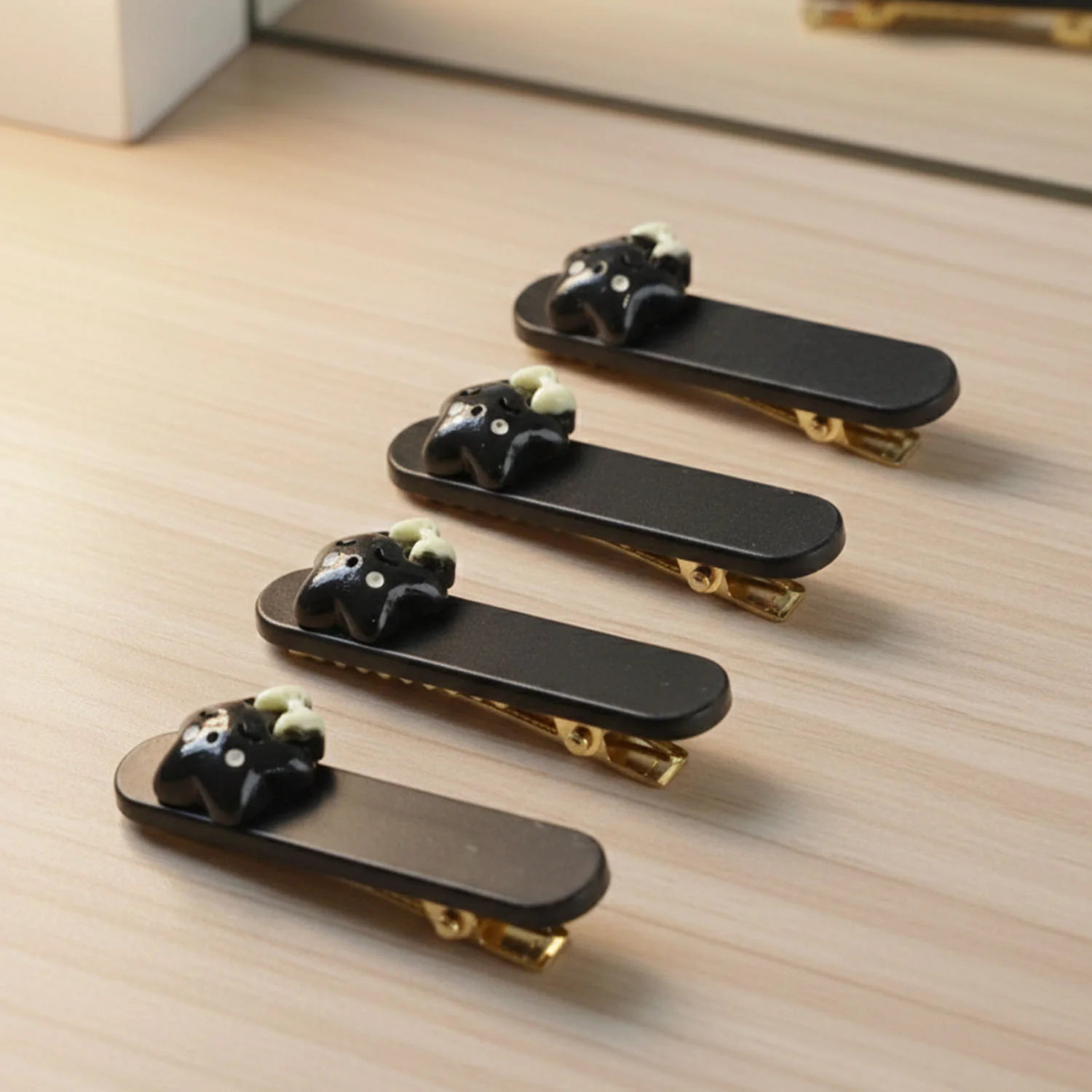 Cute Cat Design Premium Matte Finish Hair Clips (4 Pc) - Image 7