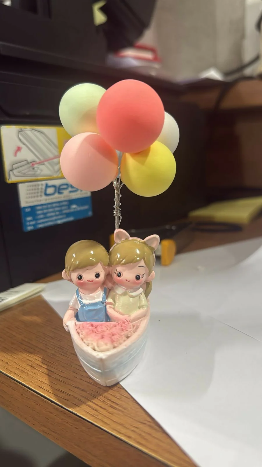 Cute Couple Boat Showpiece with Balloon for Home Decor and Gifting - Image 4