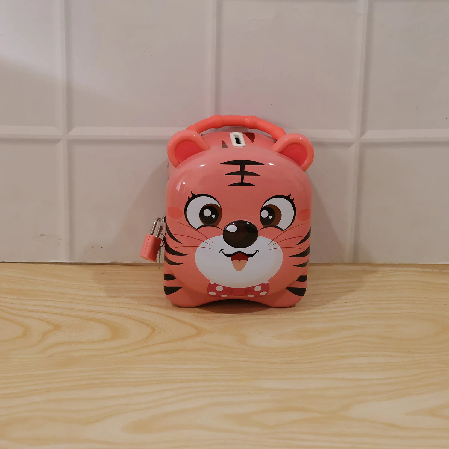 Cute Design Metal Piggy Bank with Lock and Key (1 Pc, Mix Design) - Image 9