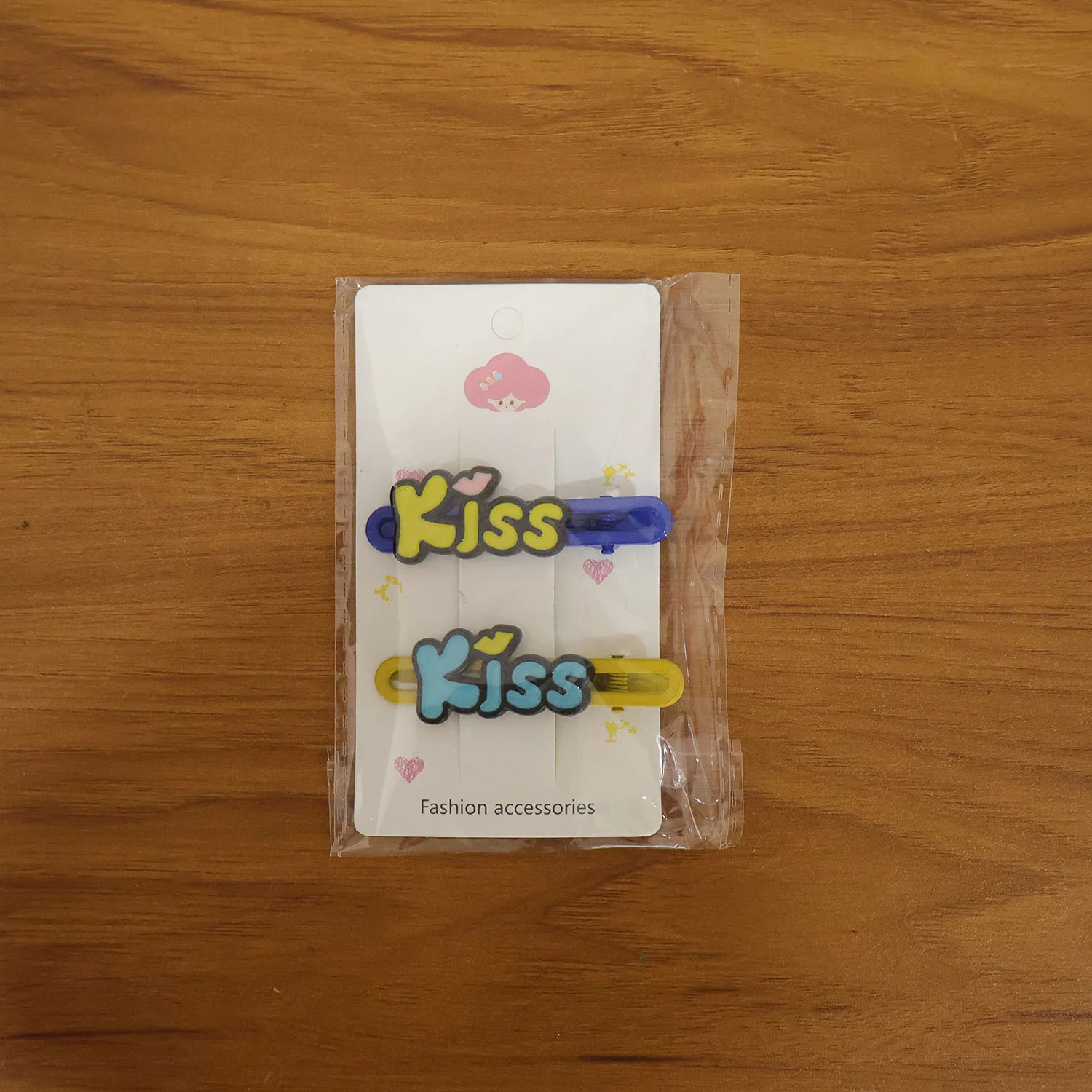 Cute “Kiss” Text Hair Clip Set (2 Pc) - Image 9