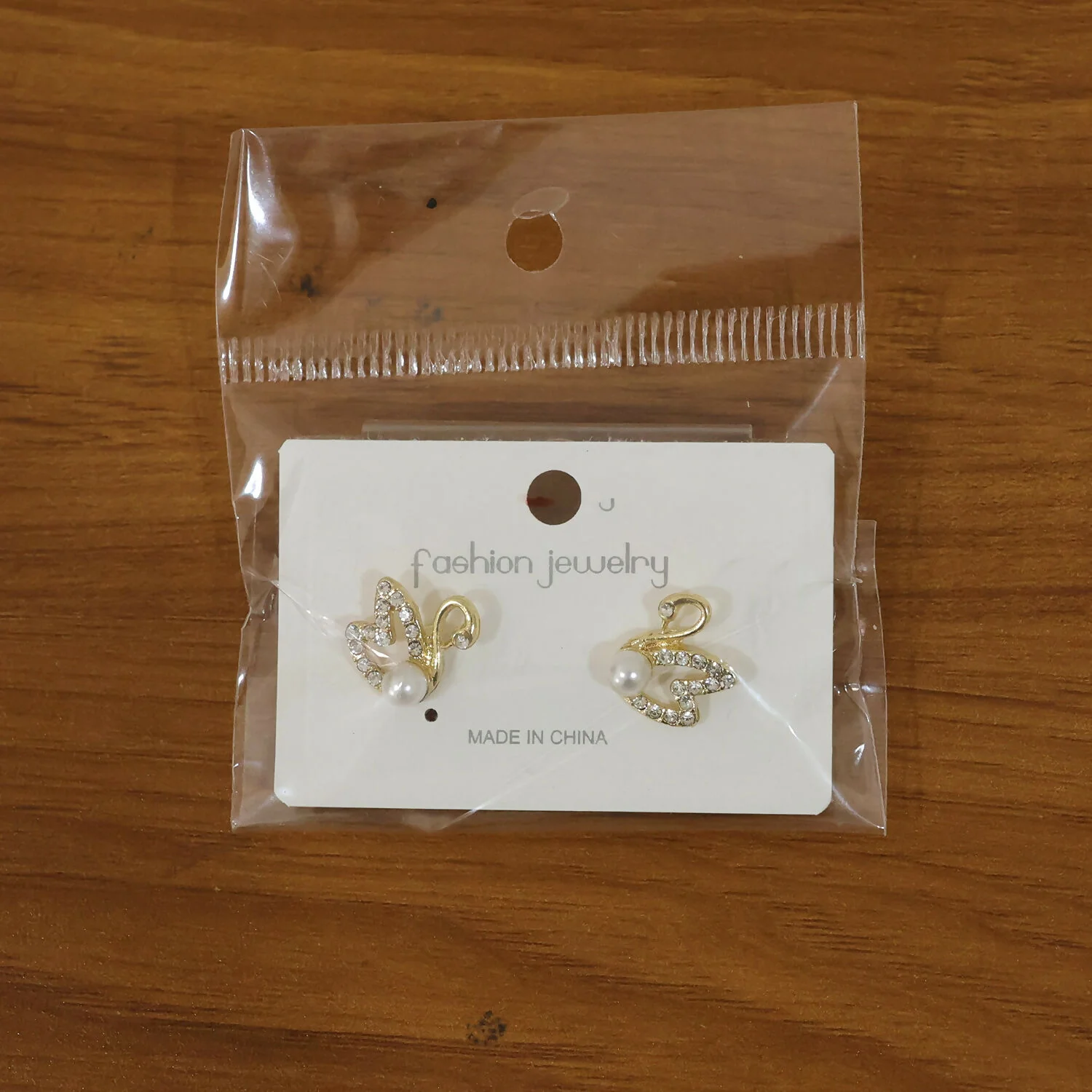 Cute Pearl Butterfly Stud Earrings for Women And Girls - Image 7
