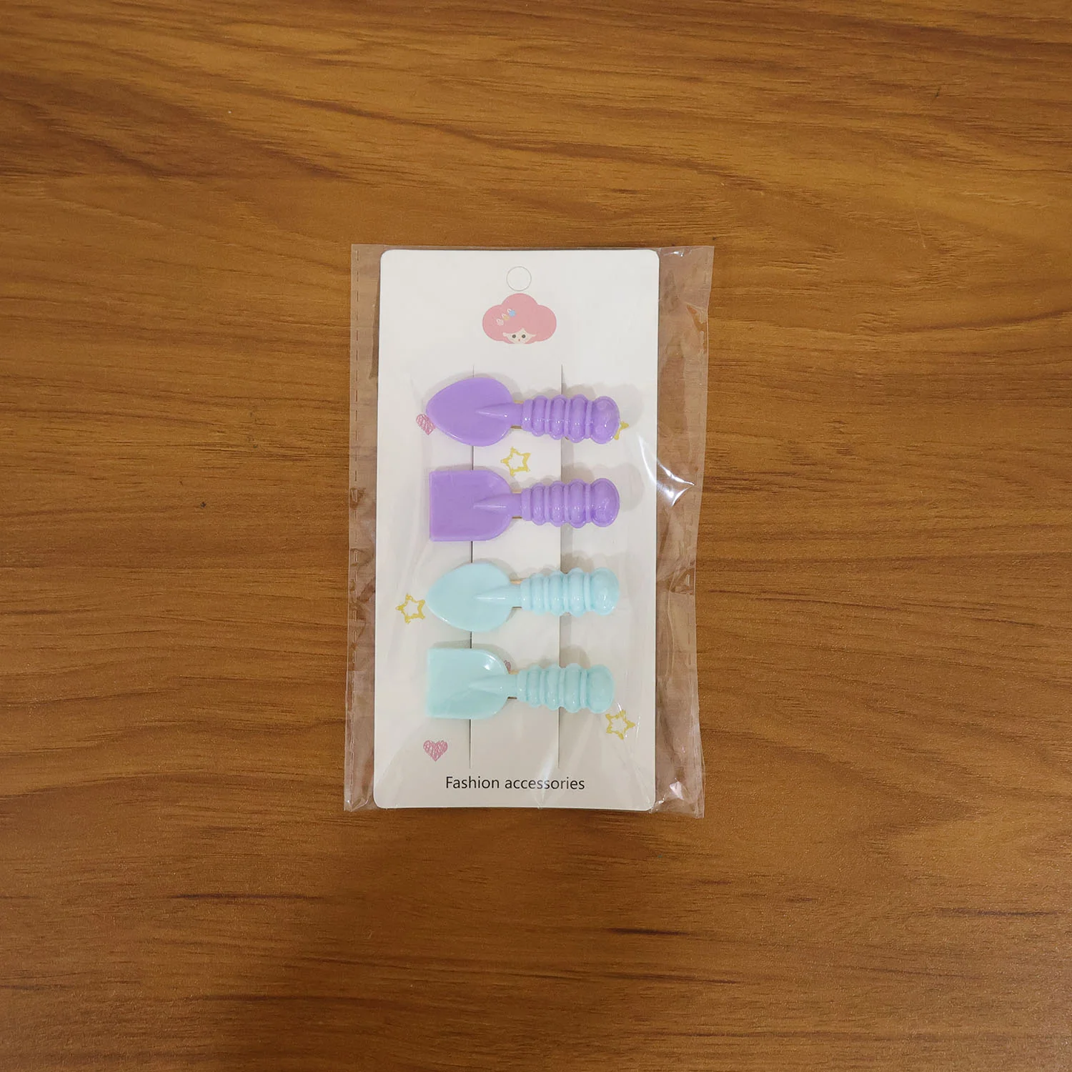Cute Spoon & Spatula Shape Decorative Hair Clip Set (4 Pc) - Image 8