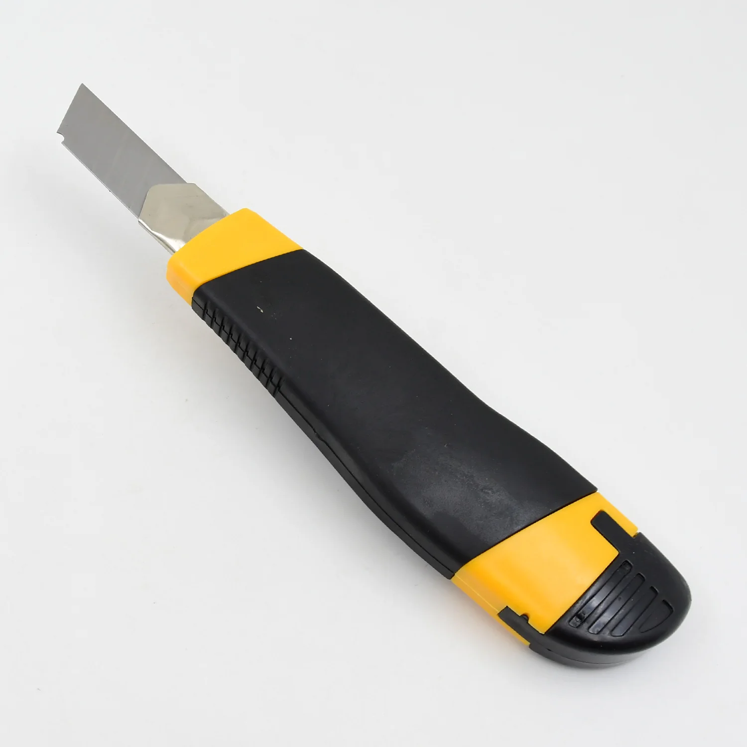 Cutter Knife Set with 4 Replacement Blades (1 Set) - Image 3