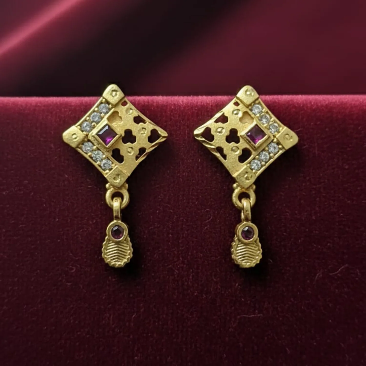 Cutwork Square Gold Pendant and Earring Set Elegant Traditional Jewelry Set - Image 4