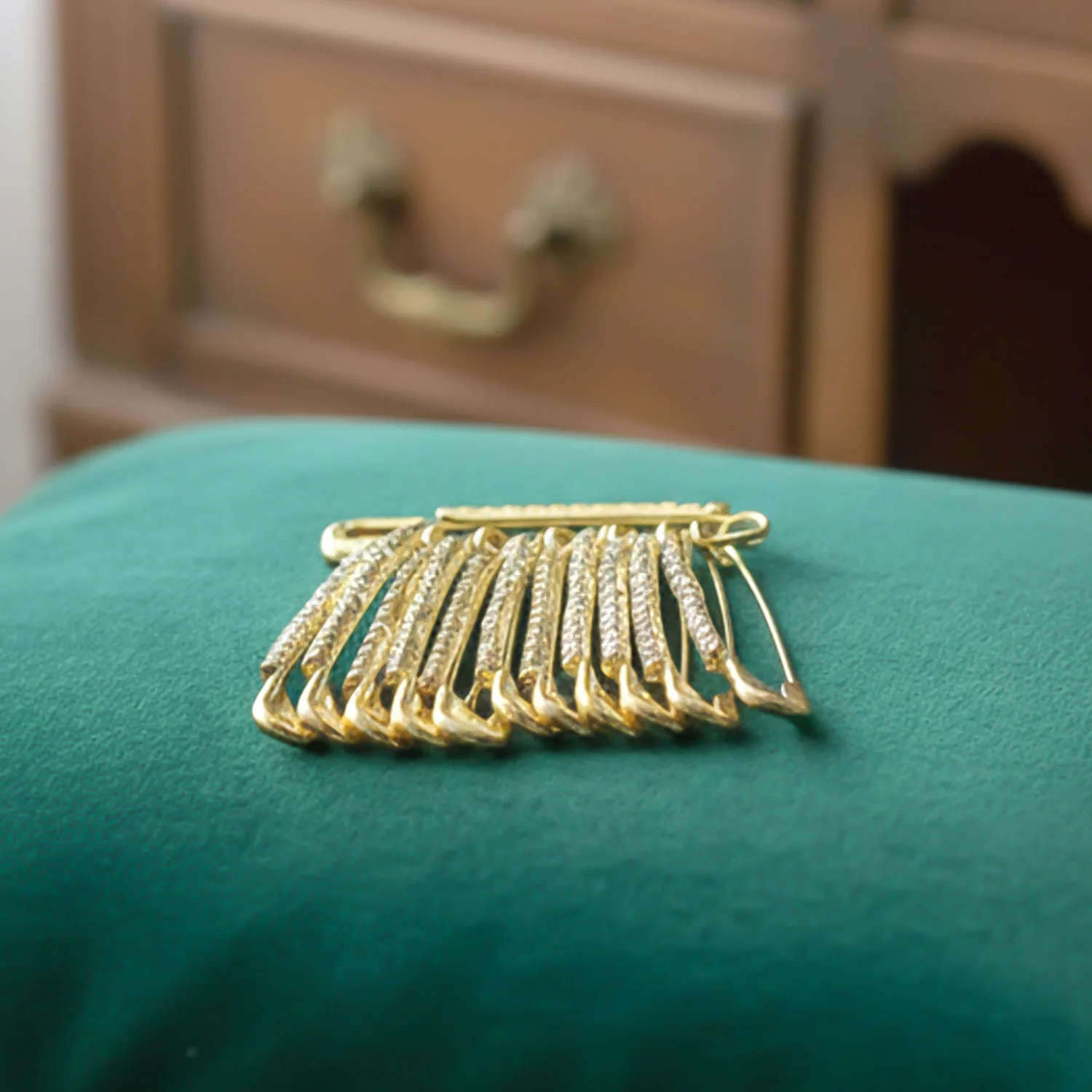 Decorative Golden Safety Pin Brooch Set (12 Pc Set) - Image 4