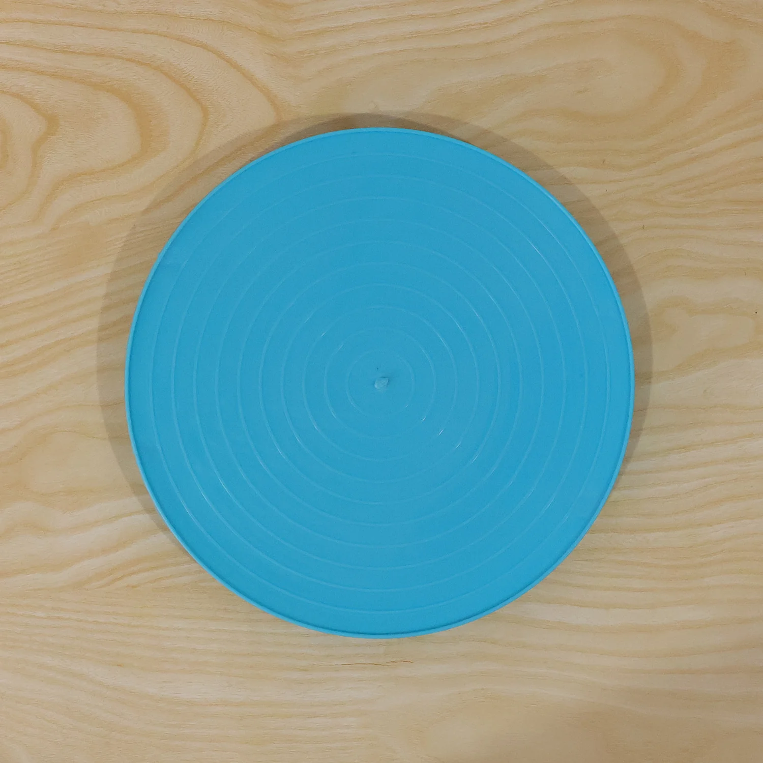 Decorative Non-Slip Plastic Serving Tray with Stand (1 Pc) - Image 9