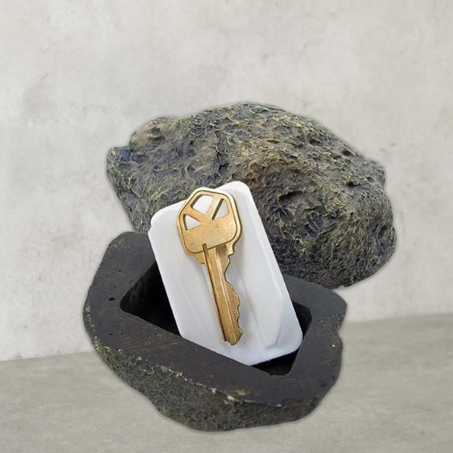 Realistic Fake Rock Key Hider – Weatherproof Outdoor Key Storage Emergencies (1 Pc) - Image 10