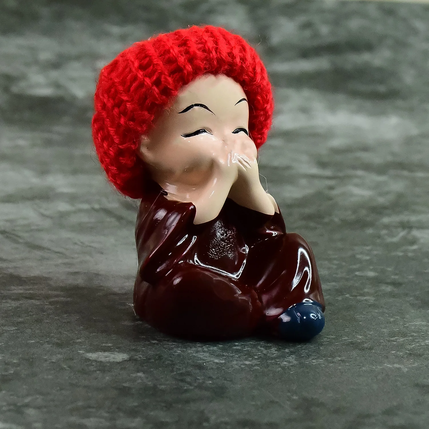 Decorative Resin Monk Buddha Showpiece Set of 4 with Traditional Straw Hats - Image 6