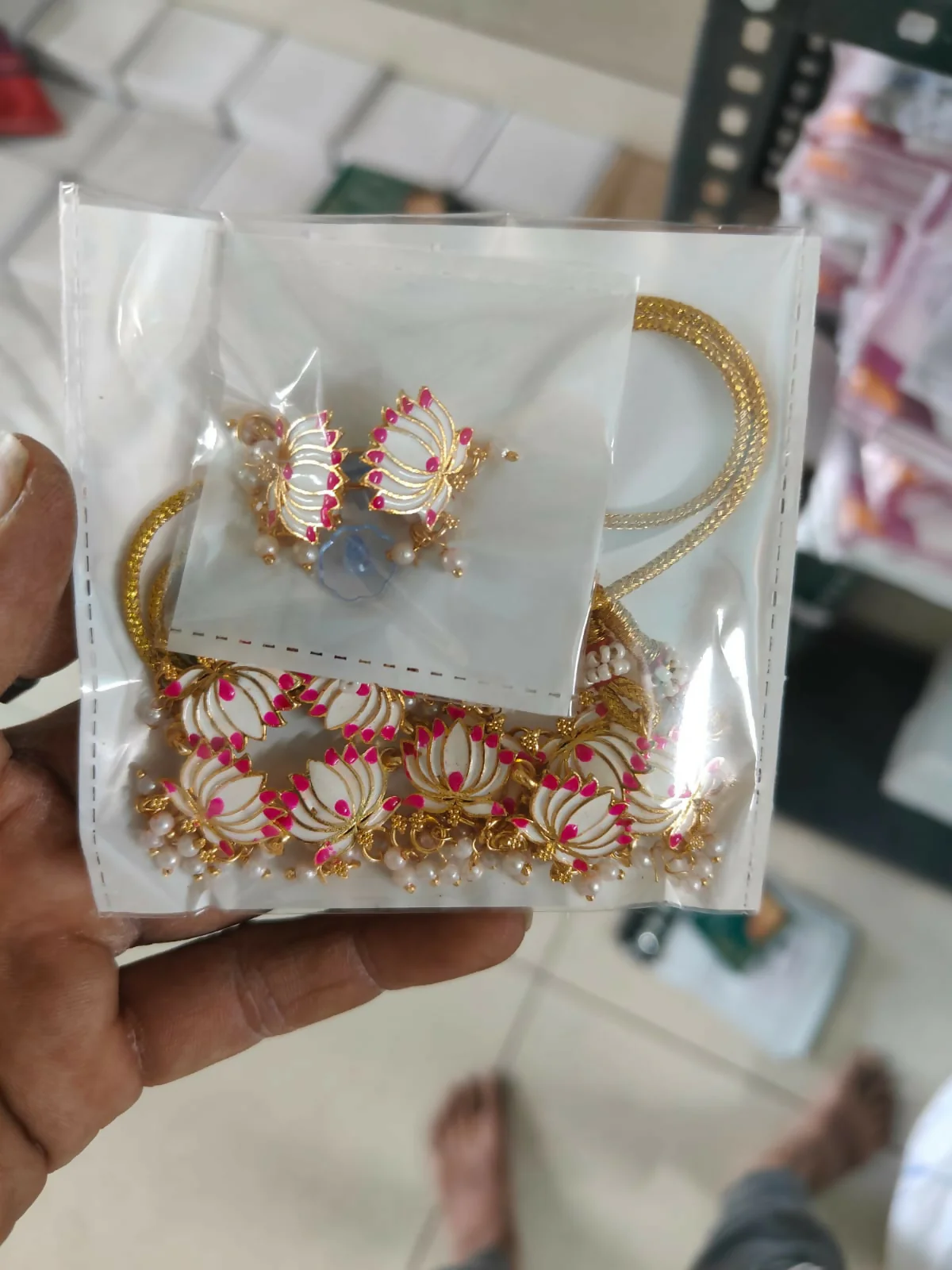 Delicate Lotus Design Necklace Set with Pink and White Enamel - Image 5
