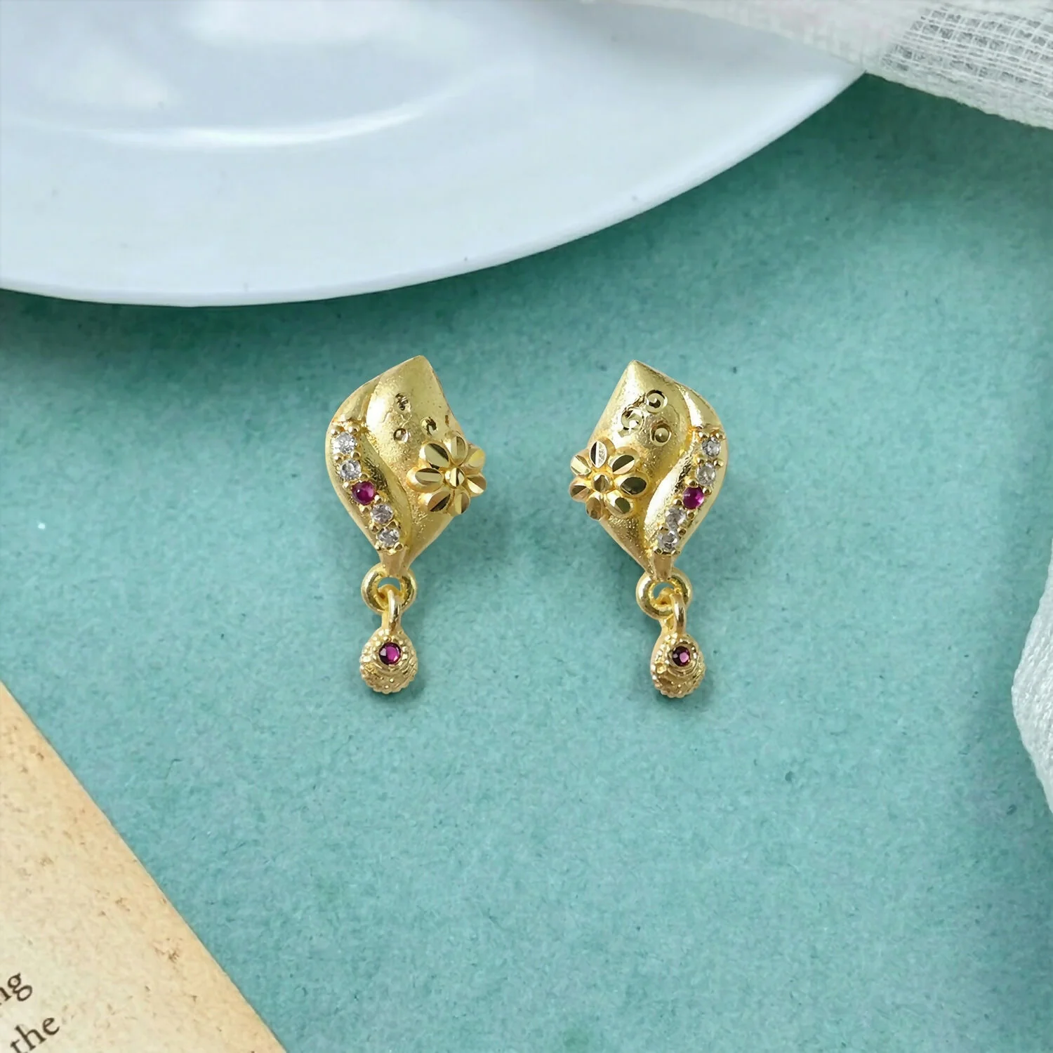 Designer Flower Style Gold Plated Stud Drop Earrings for Women - Image 4