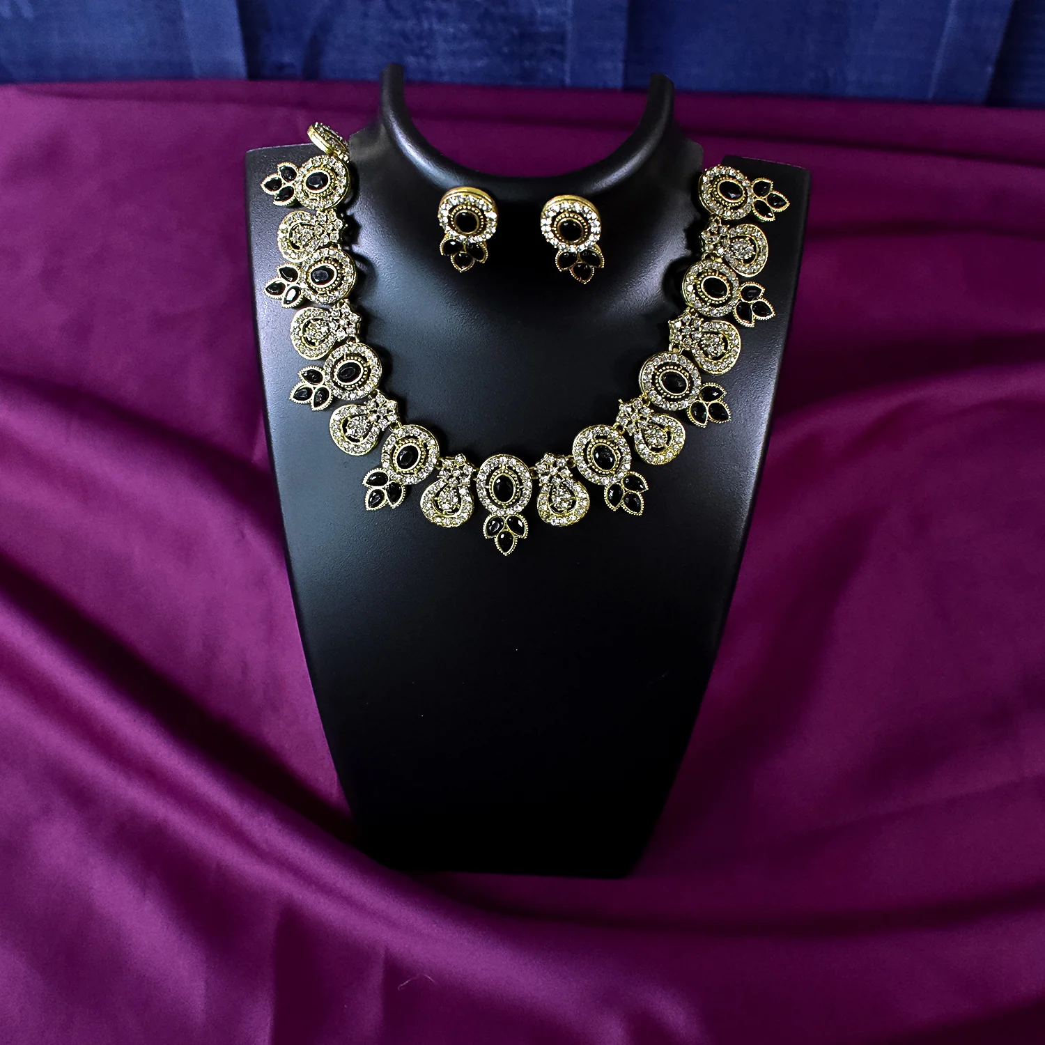 Necklace Set Black & White Diamond - Image 4
