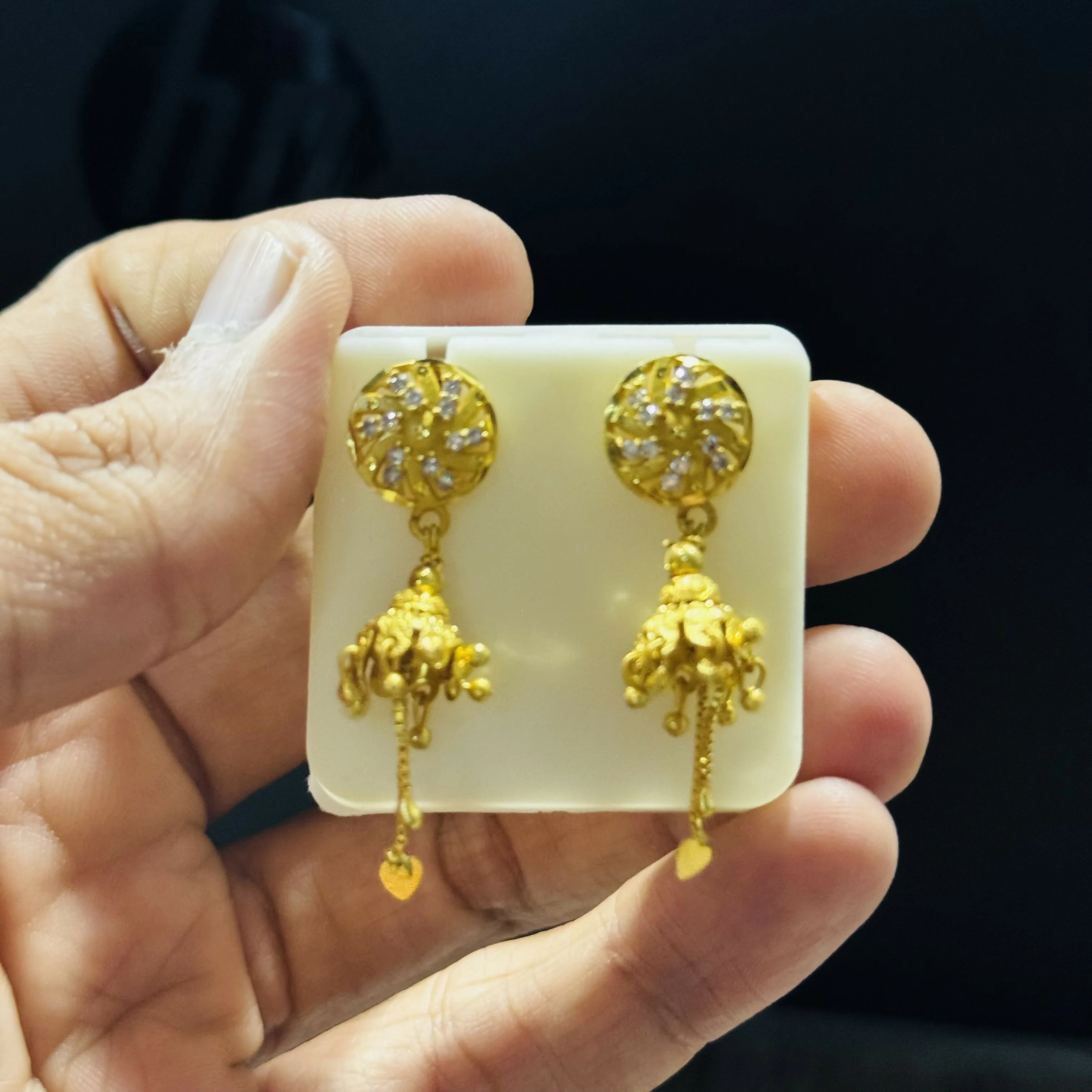 Diamonds Circle Design Earrings - Image 5