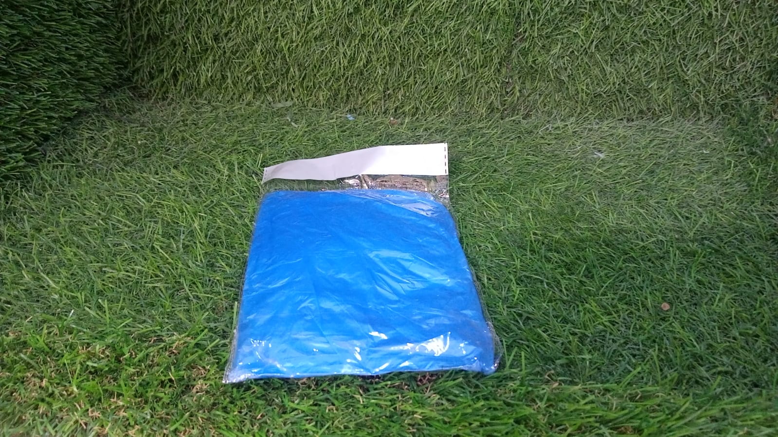 Disposable Easy to Carry Raincoat - Image 7