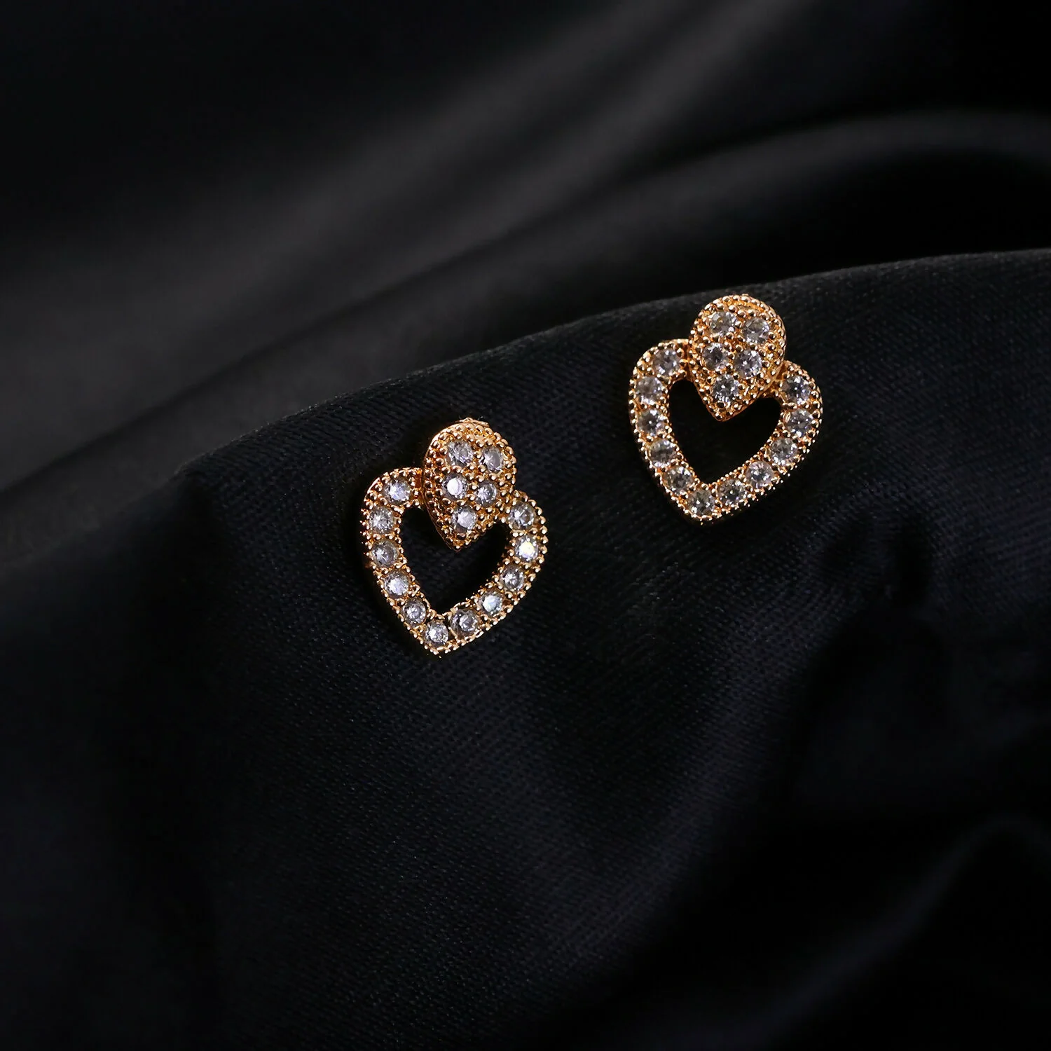 Double Heart Crystal Stud Earrings For Woman & Girl – Elegant Heart Motif Design - Image 3