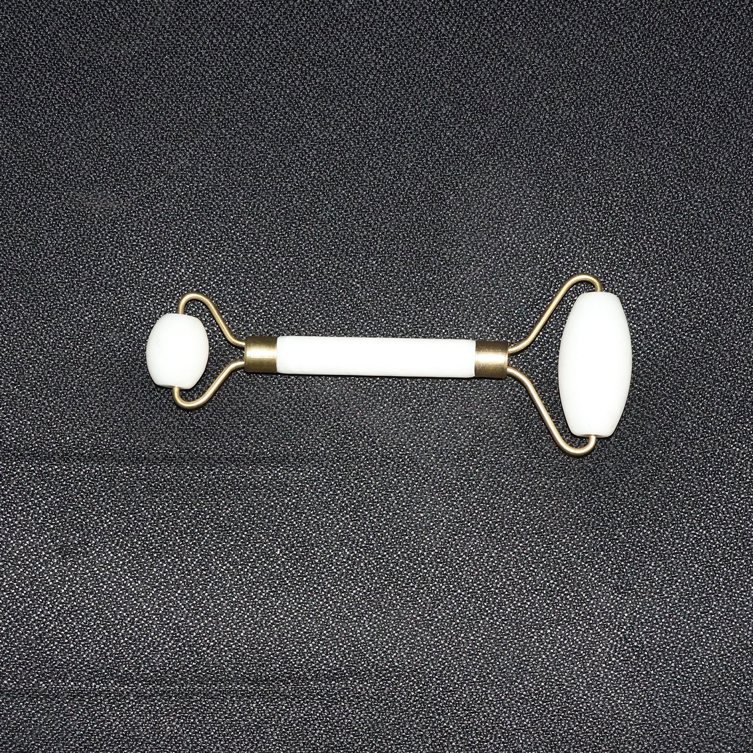 Dual-Ended Face Massage Roller - (1 Pc) - Image 9