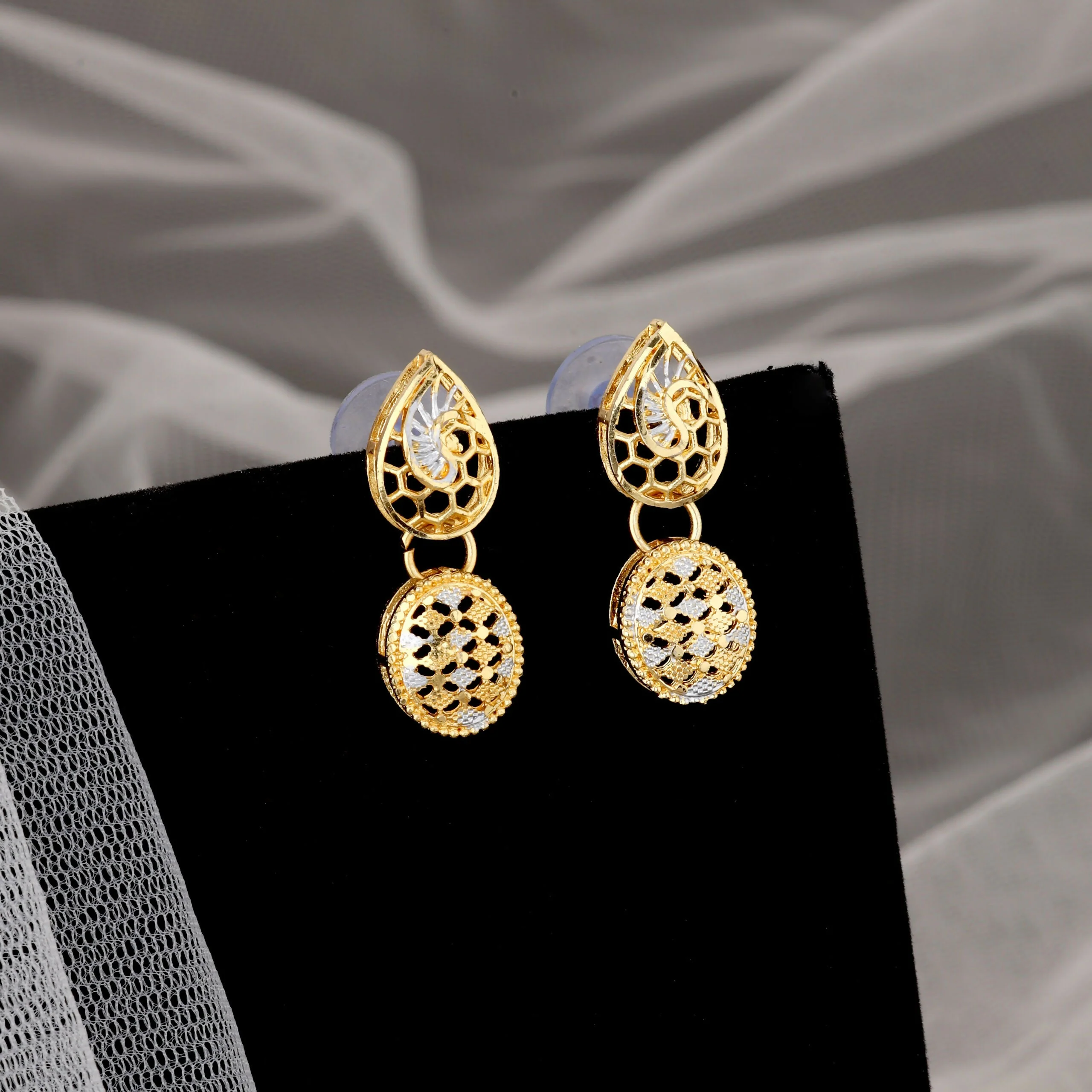 Dual-Tone Gold Plated Geometric Pattern Link Necklace Set - Image 2