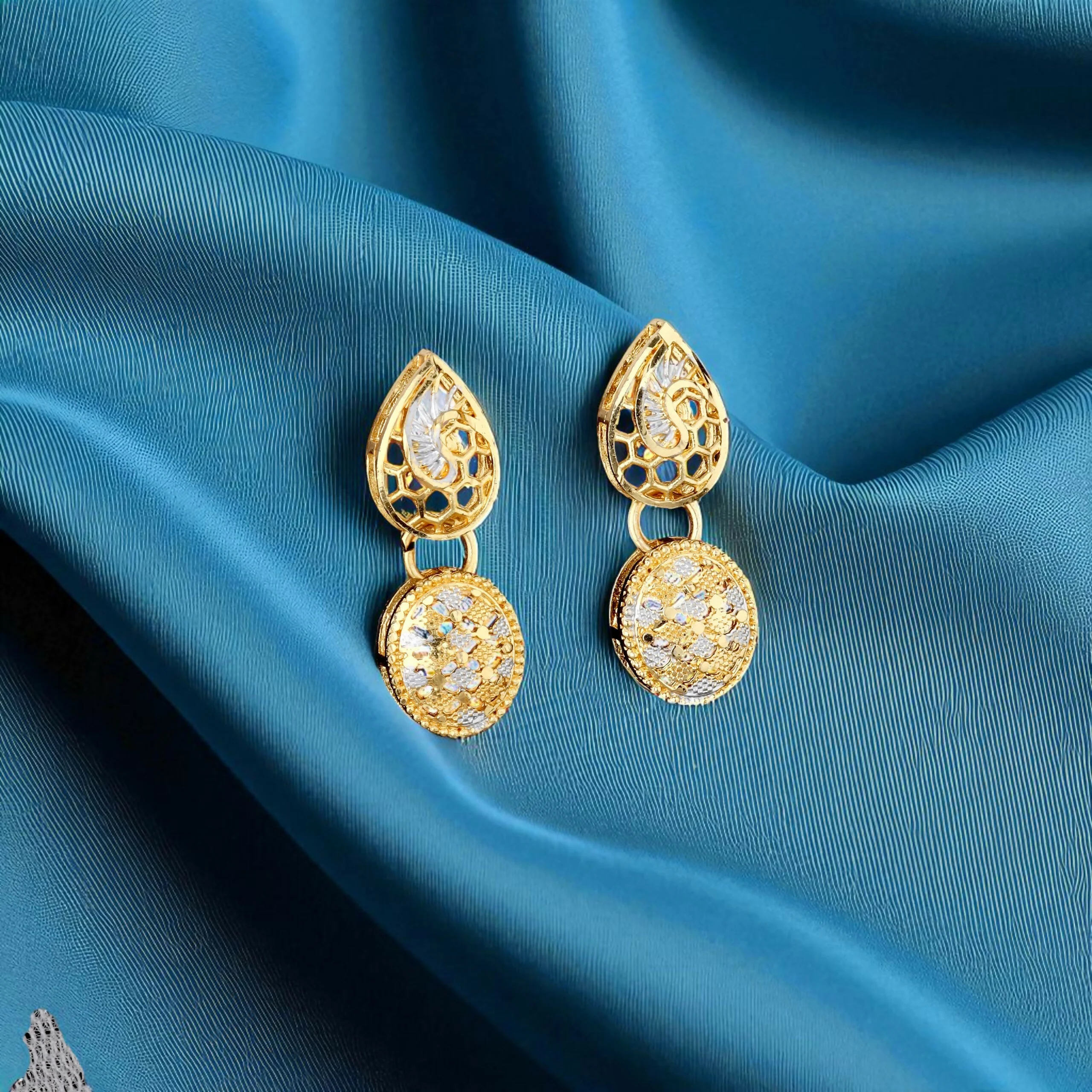 Dual-Tone Gold Plated Geometric Pattern Link Necklace Set - Image 3