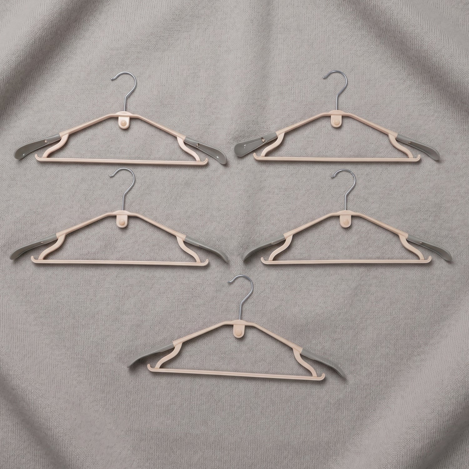 Durable Plastic Clothes Hangers Set (5 Pc Set) - Image 5