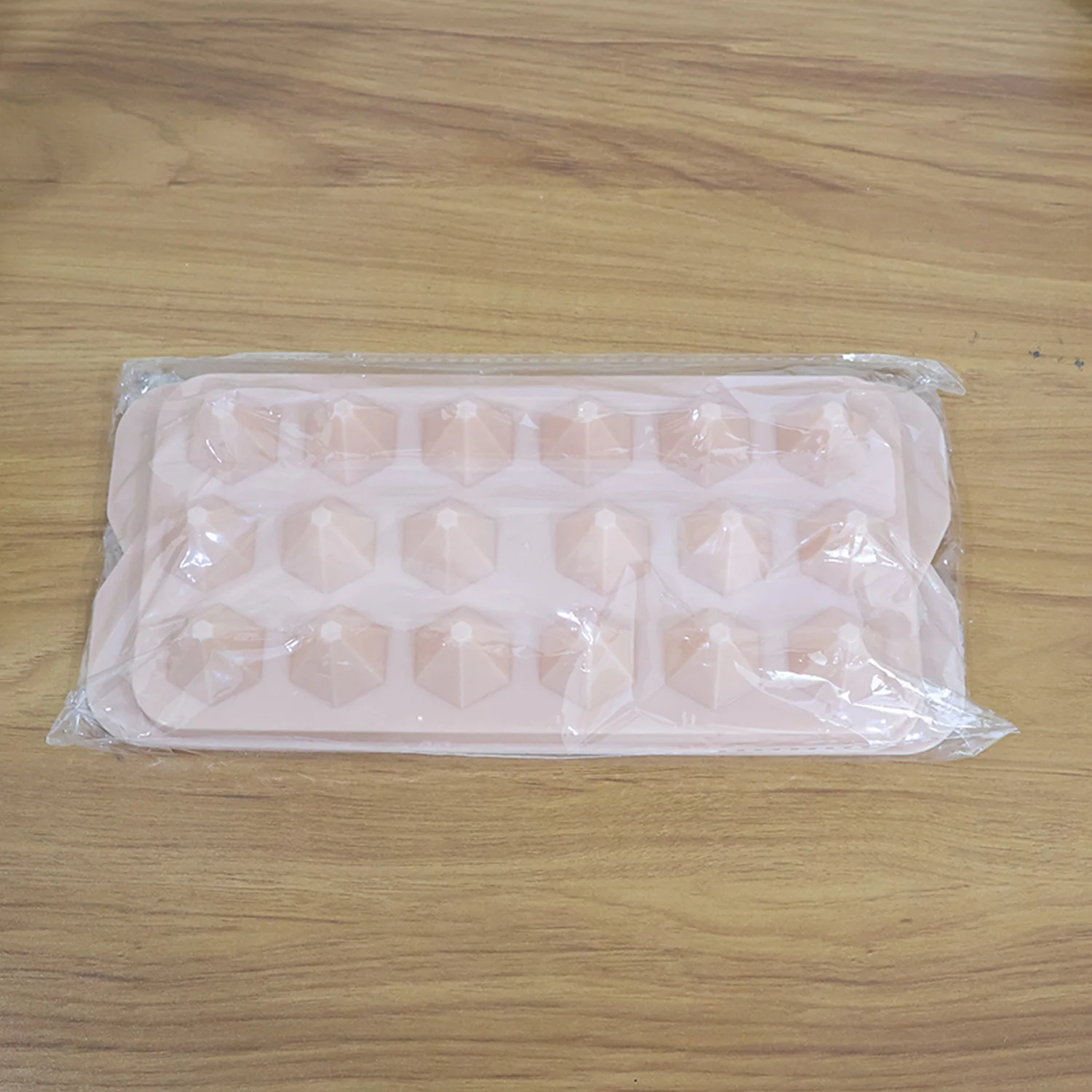 Durable Plastic Ice Cube Tray (1 Pc) - Image 9