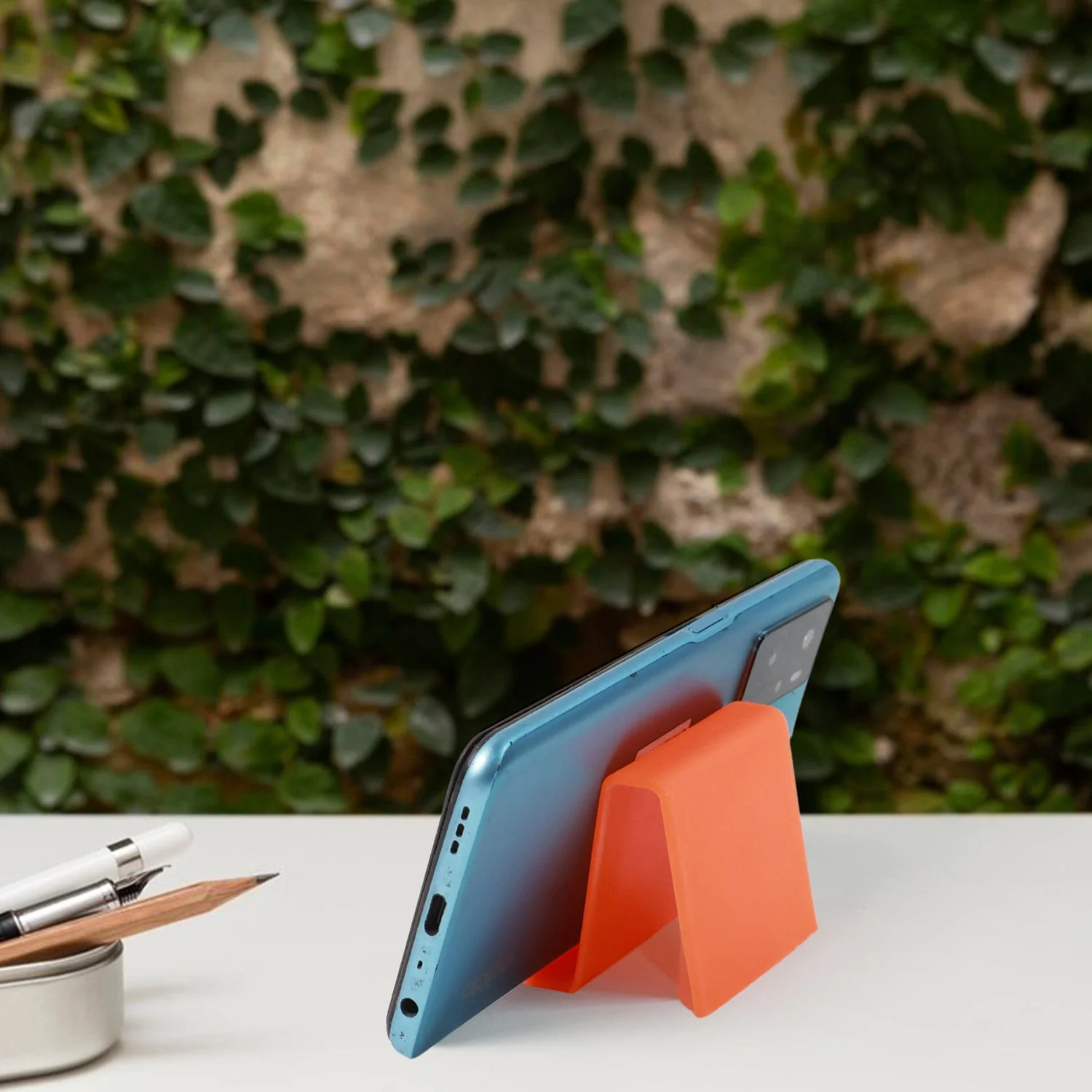 Durable Plastic Mobile Phone Stand with Angled Support (1 Pc / Mix Color) - Image 7