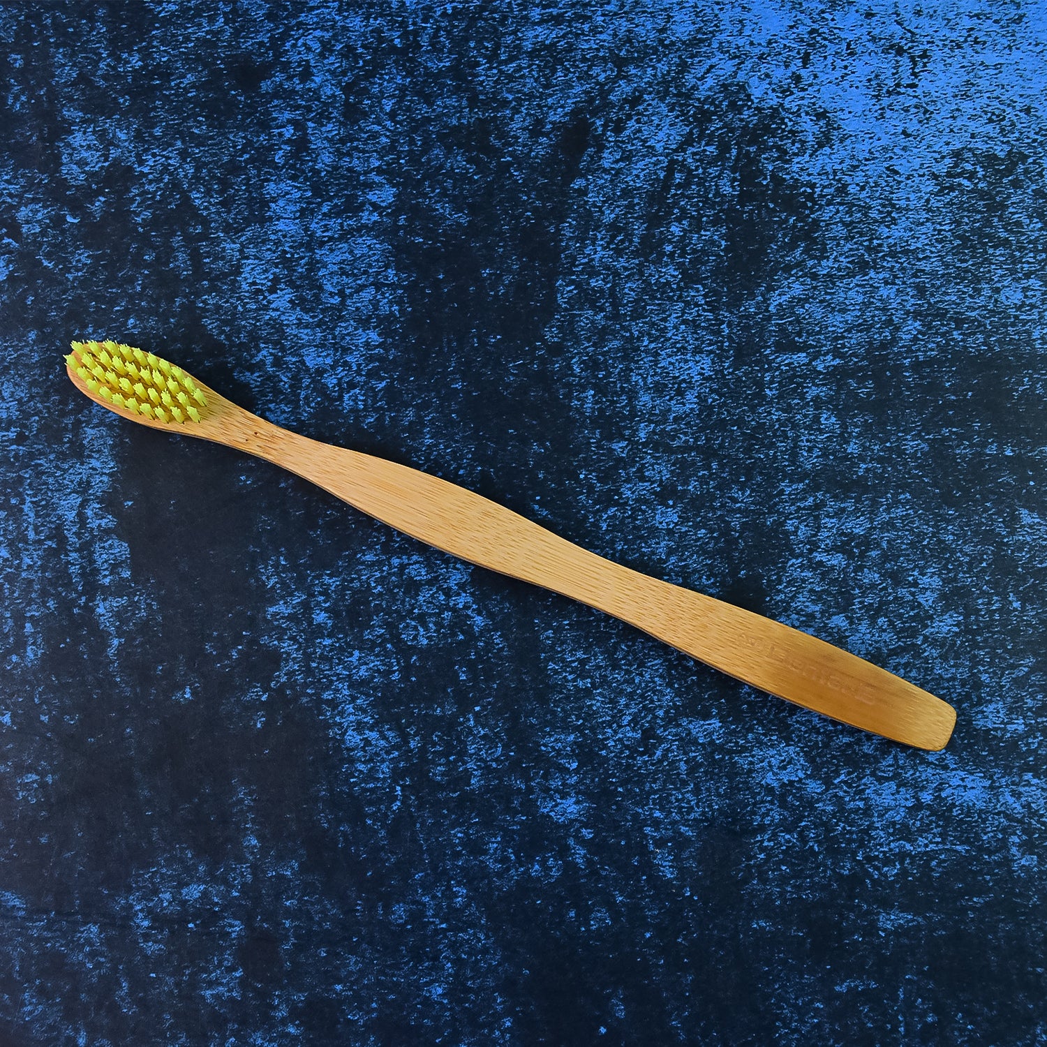 Eco-Friendly Natural Bamboo Toothbrush with Medium Bristles (1 Pc) - Image 4