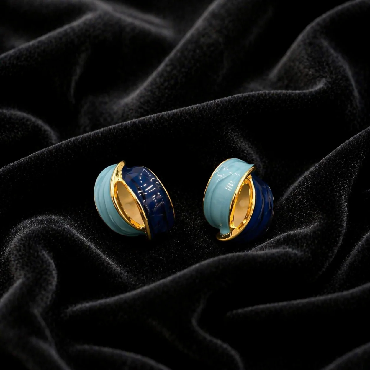 Elegant Black Flower Pearl Stud Earrings for Women Stylish Korean Design - Image 3