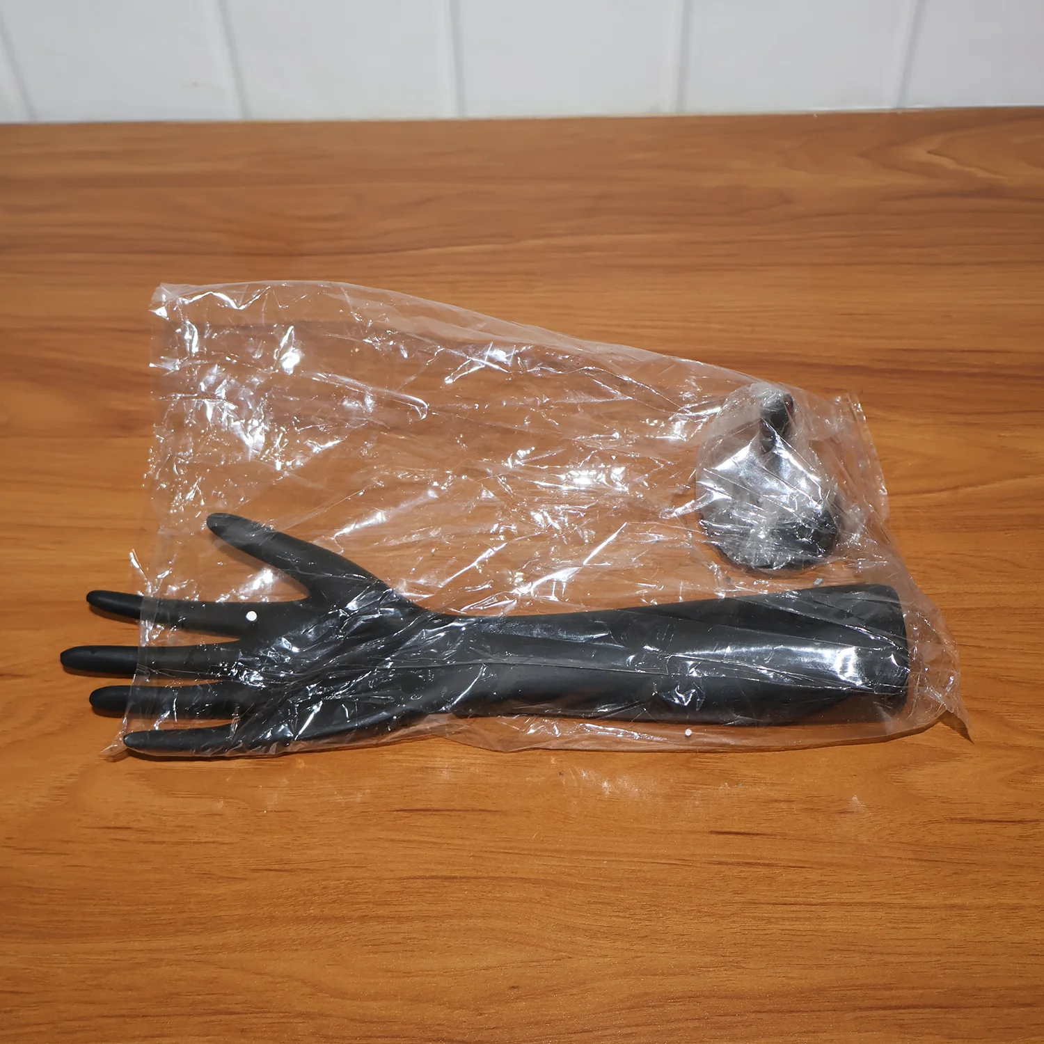 Elegant Black Hand-Shaped Jewelry Display Stand (1 Pc) - Image 11