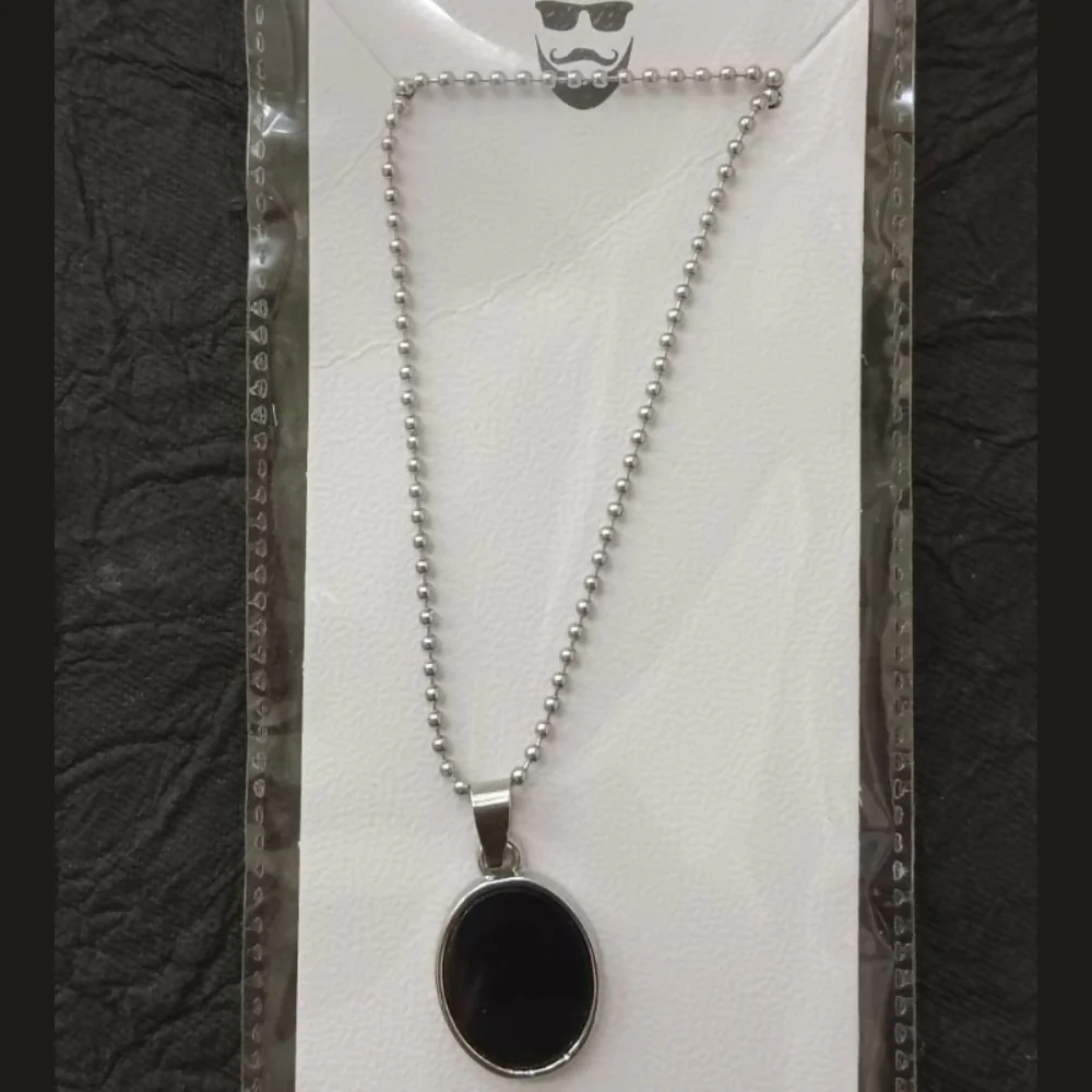 Elegant Black Round Shape Pendant Necklace - Image 2