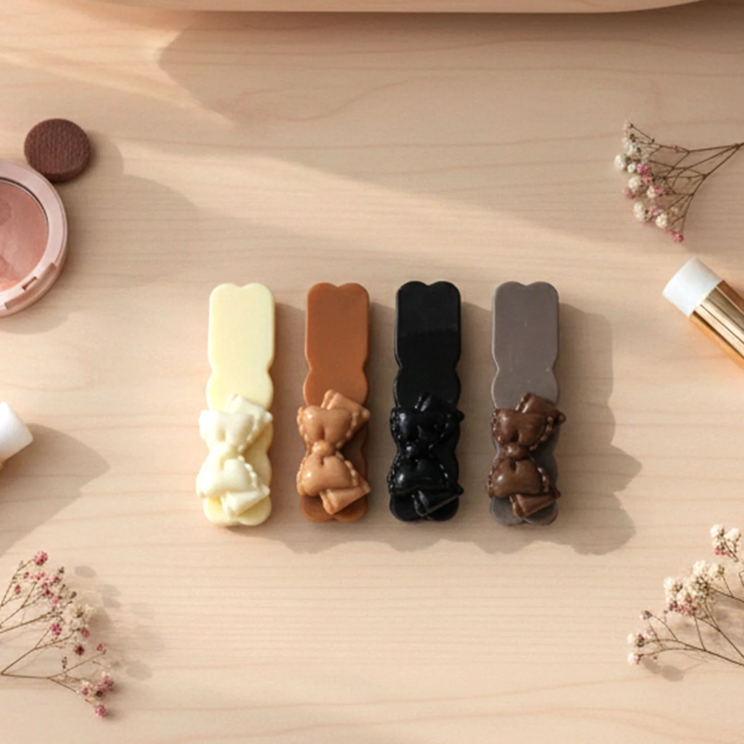 Elegant Bow Design Hair Clips Set (4 Pc) - Image 3