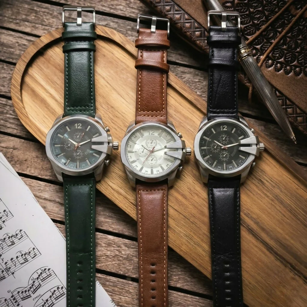 Elegant Chronograph Watch with Dial and Leather Strap for Men - Image 4