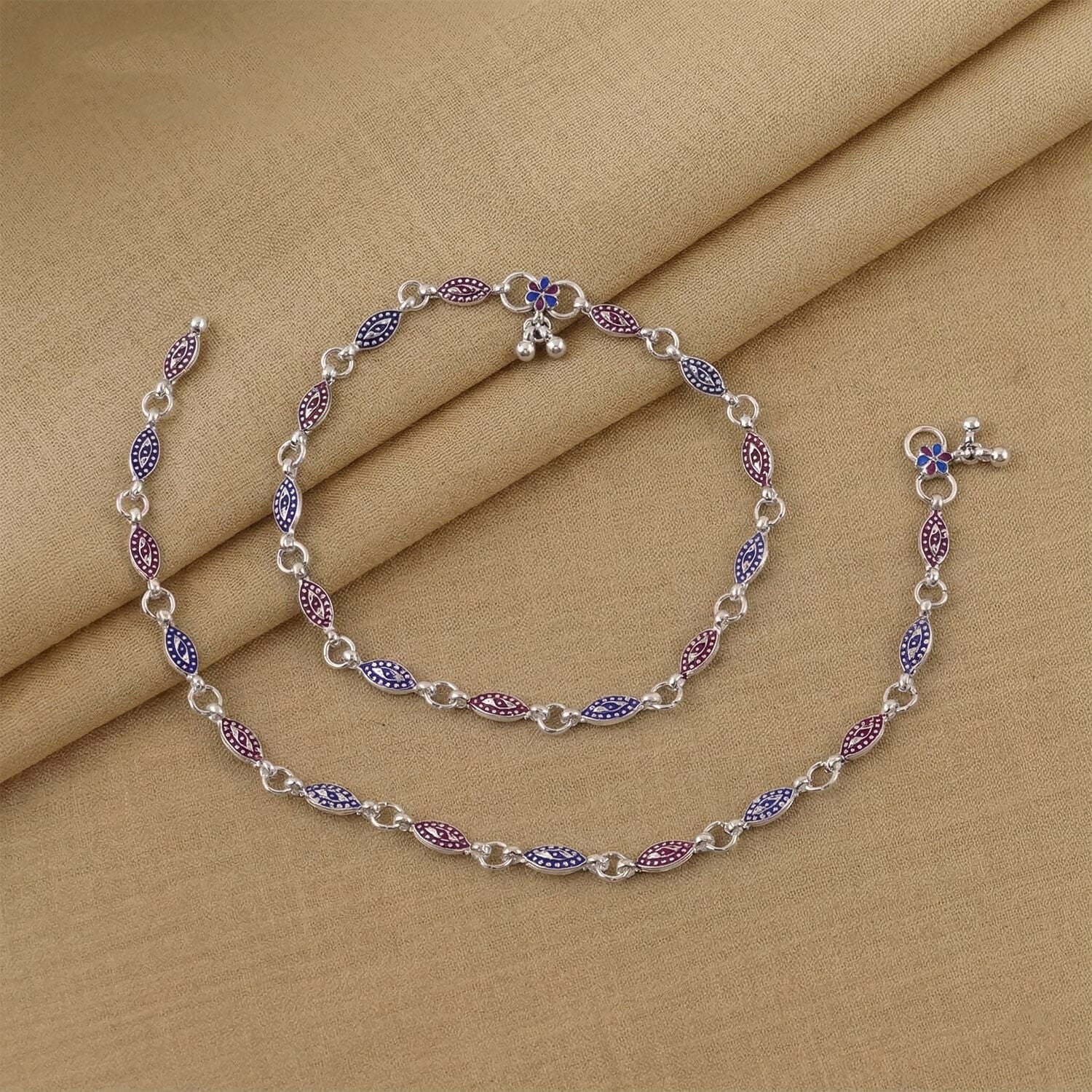 Elegant Dual Tone Leaf Link Payal Anklet with Floral Charm Stylish Design - Image 3