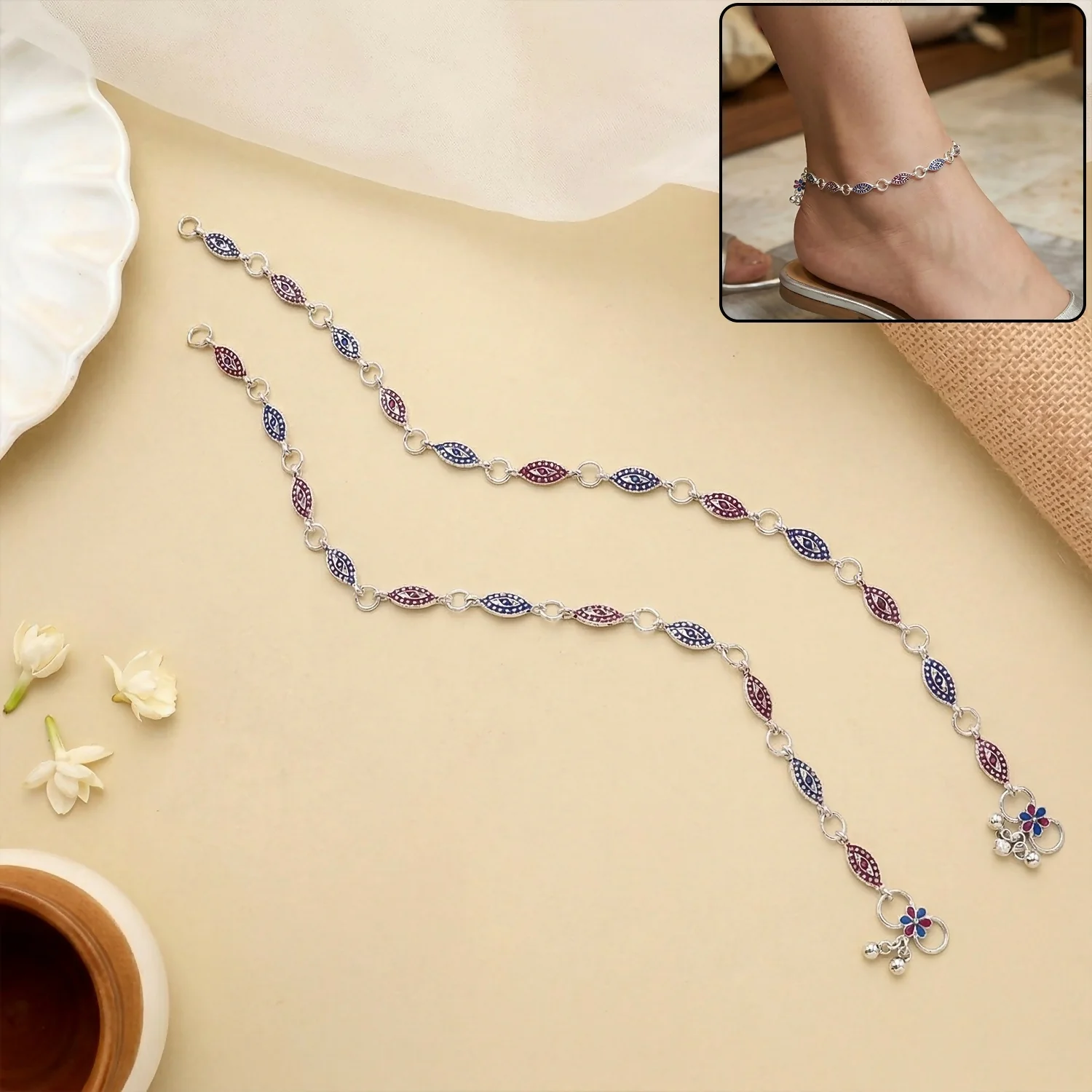 Elegant Dual Tone Leaf Link Payal Anklet with Floral Charm Stylish Design - Image 5