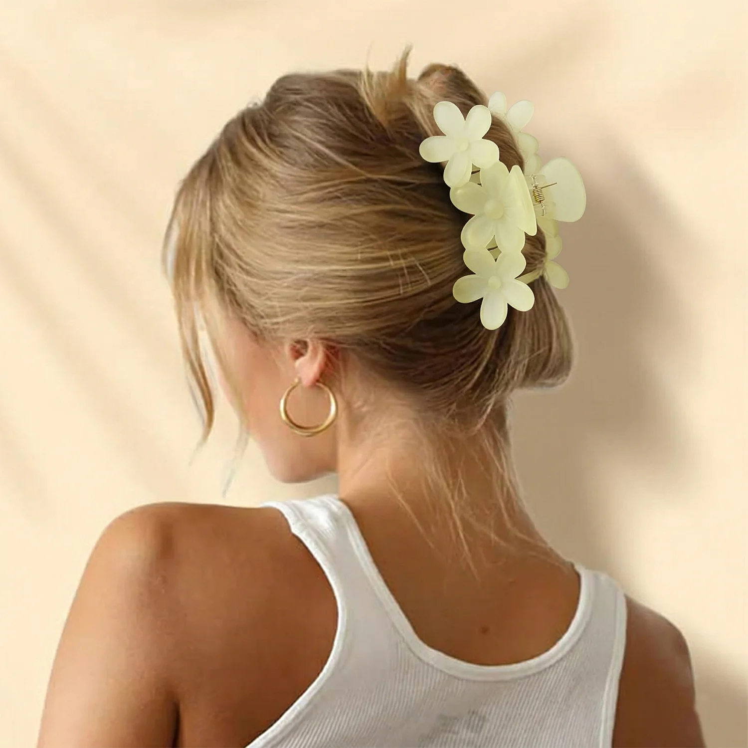 Elegant Floral Design Hair Claw Clip for Women (1 Pc) - Image 4