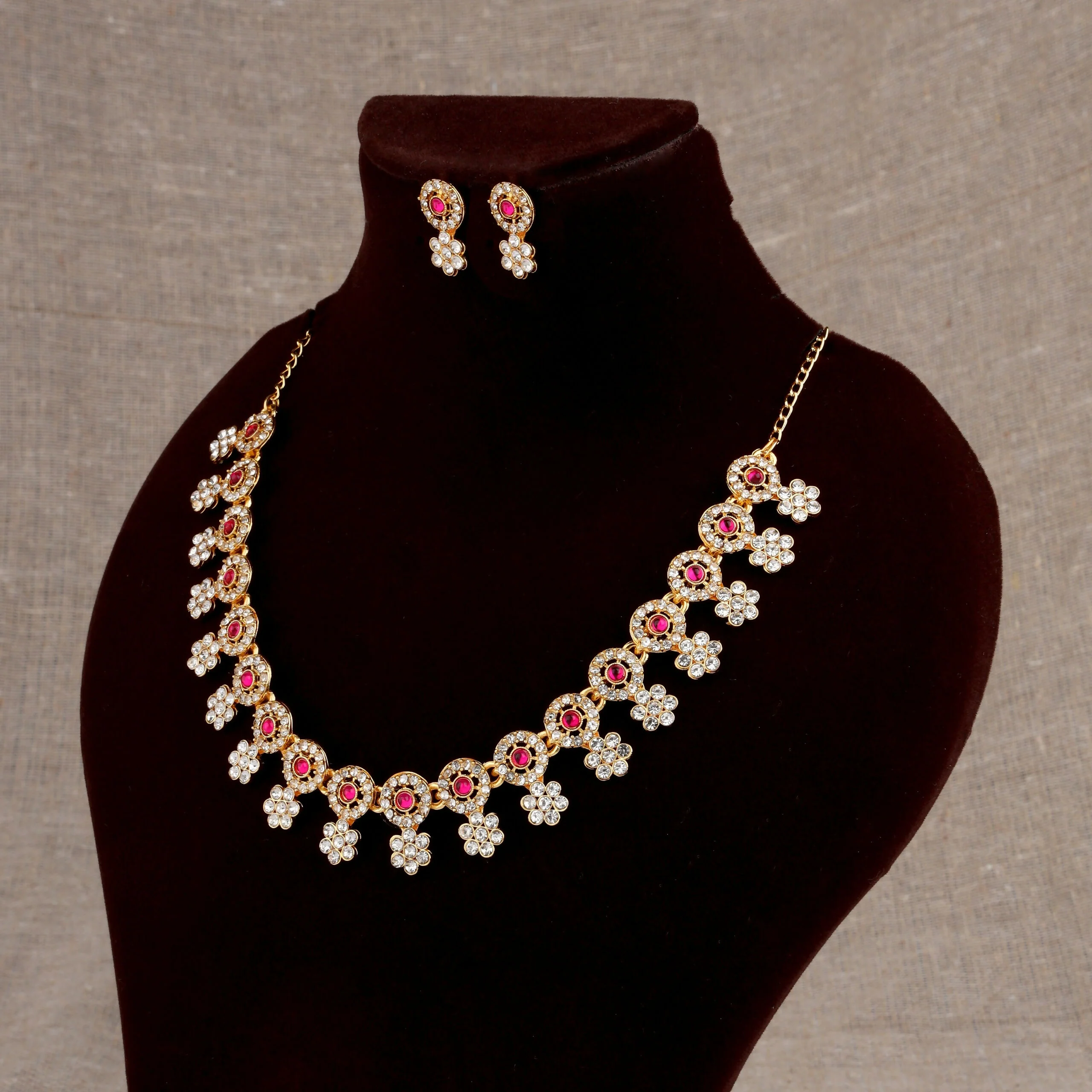 Elegant Floral Necklace & Earrings Set with Stone Accents - Image 2