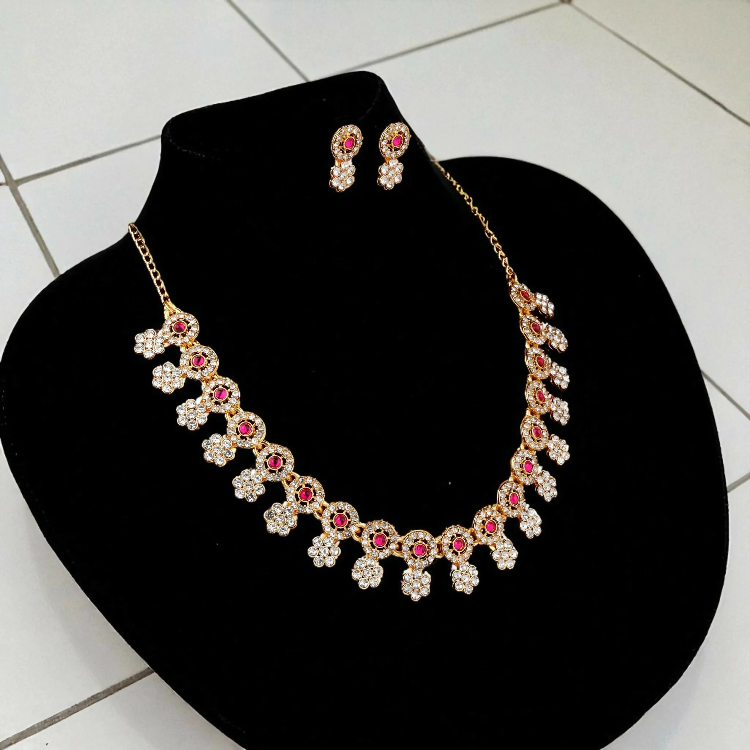 Elegant Floral Necklace & Earrings Set with Stone Accents - Image 4