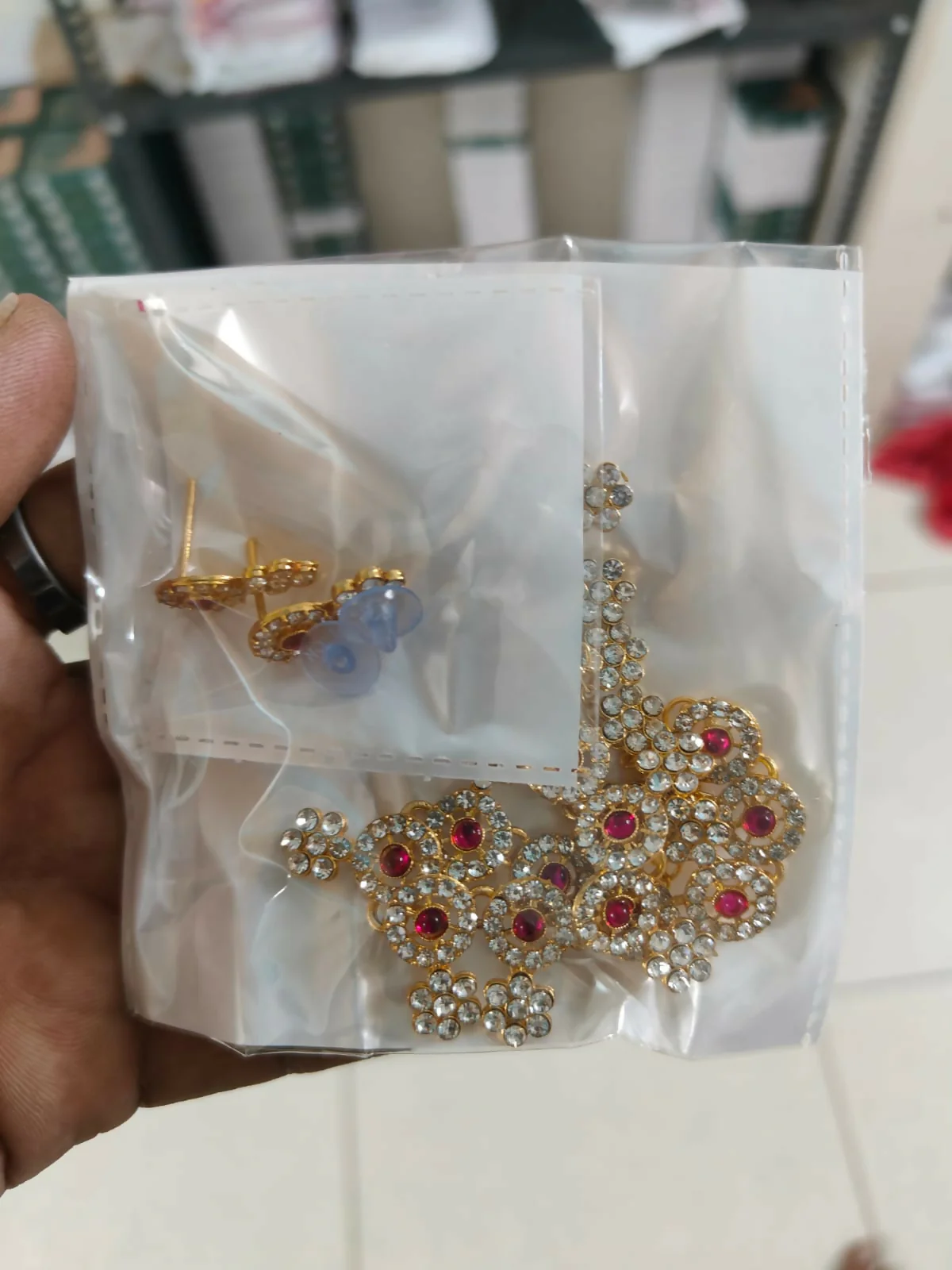 Elegant Floral Necklace & Earrings Set with Stone Accents - Image 5